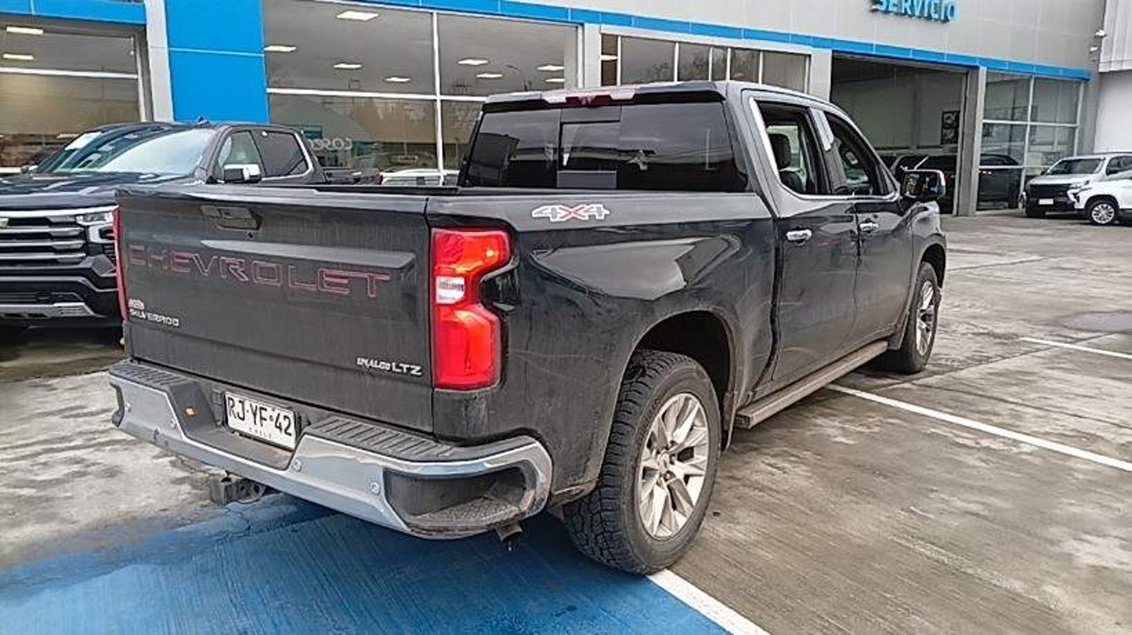 Chevrolet Silverado 5.3 Ltz 4x2 At 4p 2022 - Imagen 4 de 5