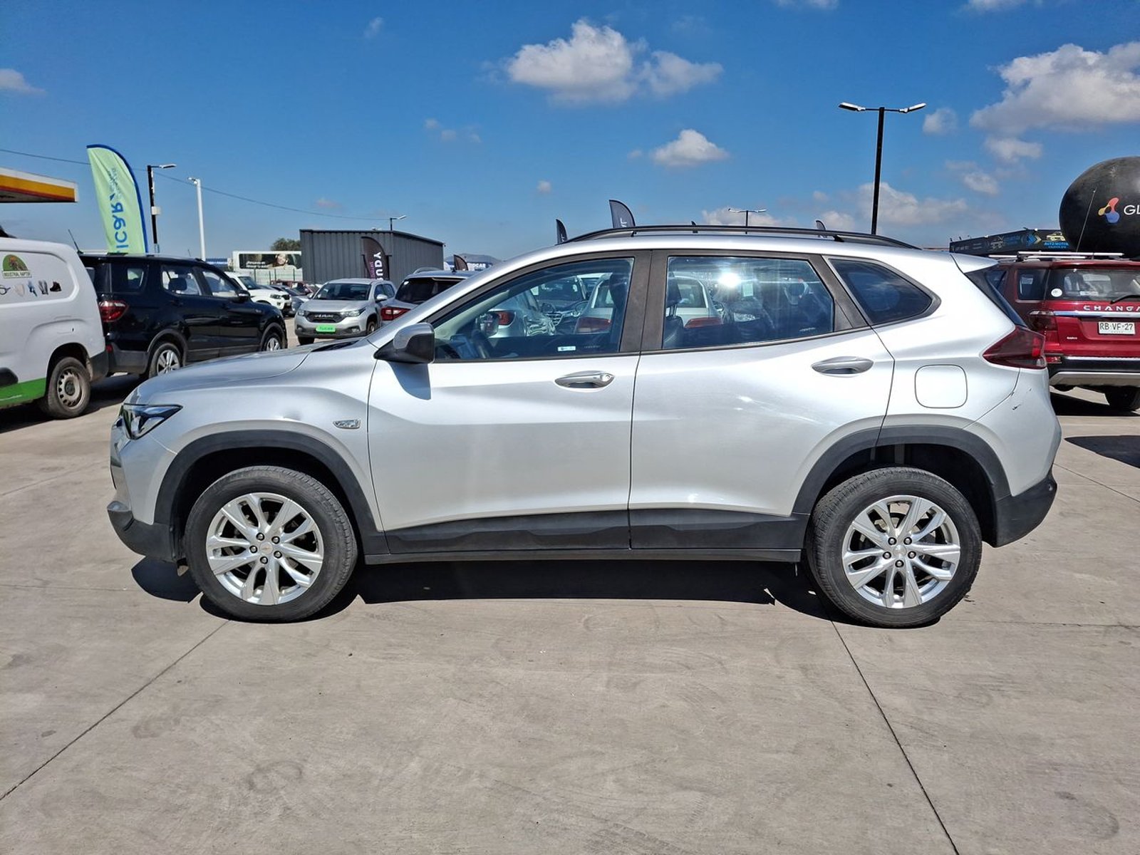 Chevrolet Tracker 1.2t Ls Fwd Mt 5p 2022 - Imagen 4 de 8