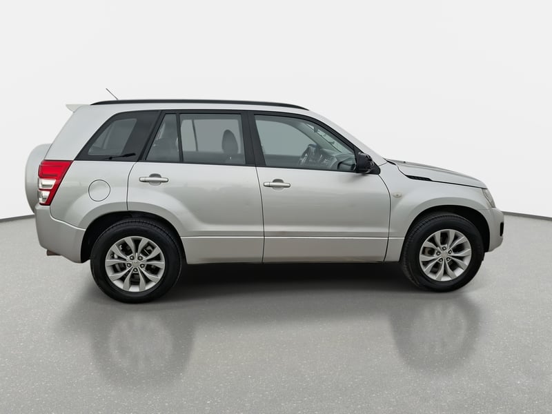 Suzuki Grand Nomade 2.4 Glx Se 2wd At 5p 2019 - Imagen 8 de 8