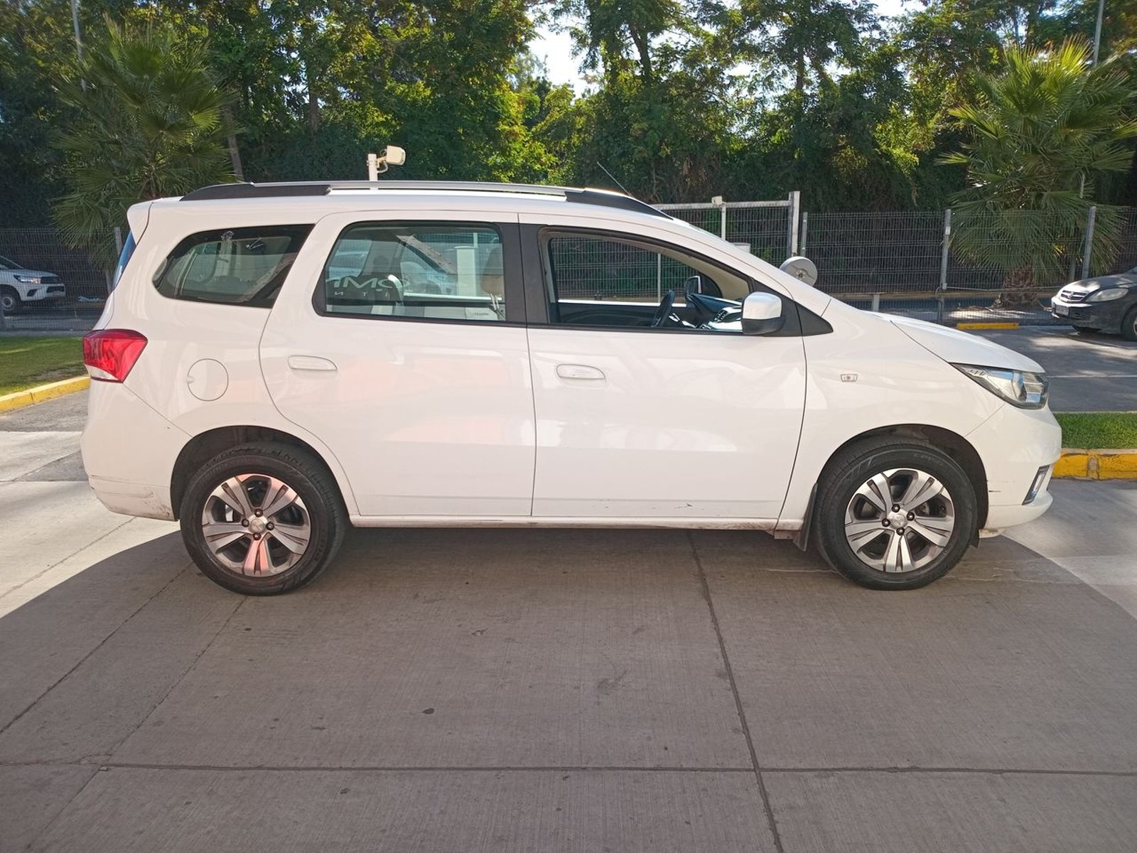 Chevrolet Spin 1.8 Premier 4x2 Mt 5p 2023 - Imagen 8 de 8