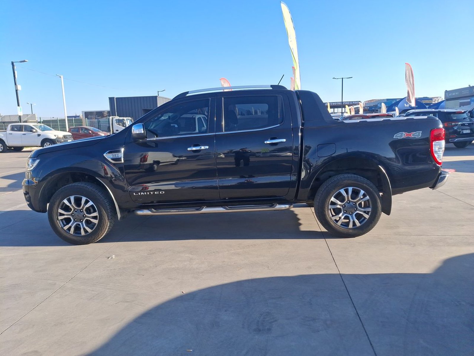 Ford Ranger 3.2 Ltd 4x4 Diesel Dob. Cab. At 4p 2023 - Imagen 8 de 8