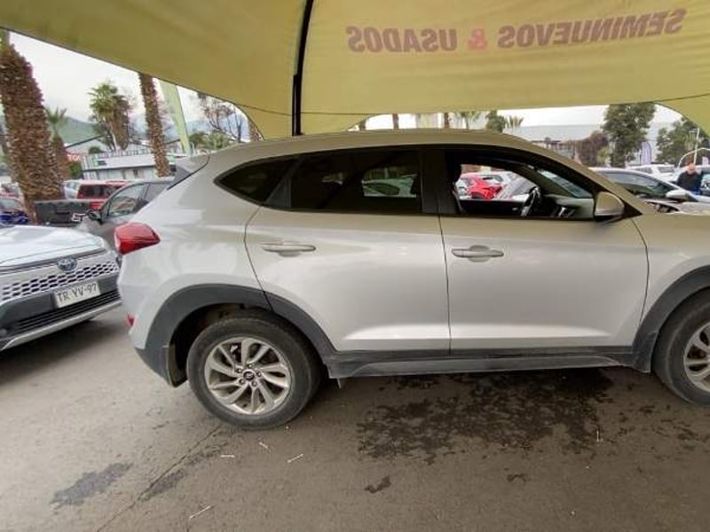 Hyundai Tucson 2.0 Gl Advance Nav 4x2 6mt 5p 2017 - Imagen 3 de 5