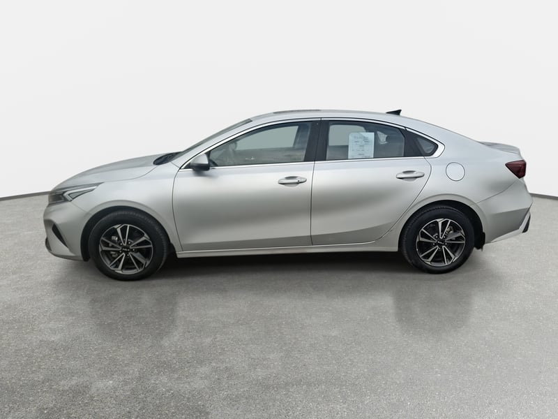 Kia Cerato 1.6 Ex Full 4x2 6at 4p 2023 - Imagen 4 de 8