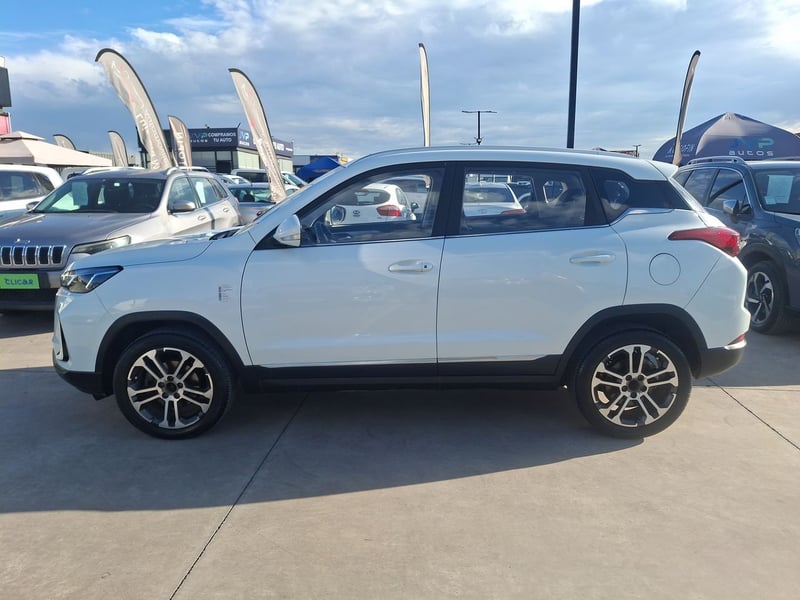 BAIC X35 1.5 Luxury 4x2 Mt 5p 2023 - Imagen 4 de 8