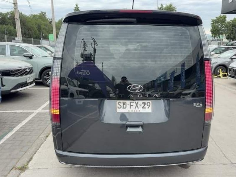 Hyundai Staria 2.2 Us4 Mb Luxury Crdi Diesel 4wd 9p At 5p 2022 - Imagen 5 de 5
