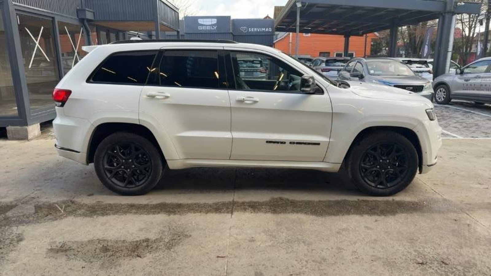 Jeep Grand Cherokee 3.6 Limited 4x4 At 5p 2022 - Foto 3 de 8
