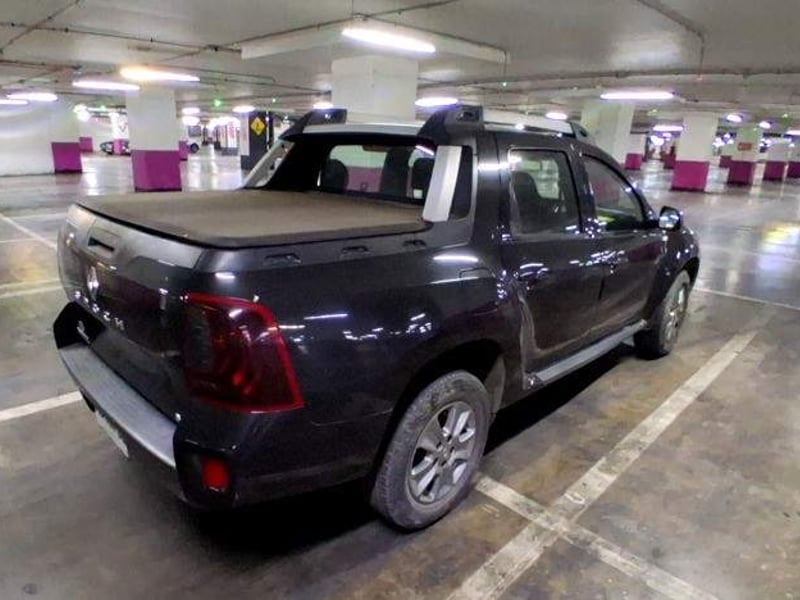 Renault Oroch 2.0 Intens 4x2 Dob. Cab. 6mt 4p 2019 - Imagen 4 de 5