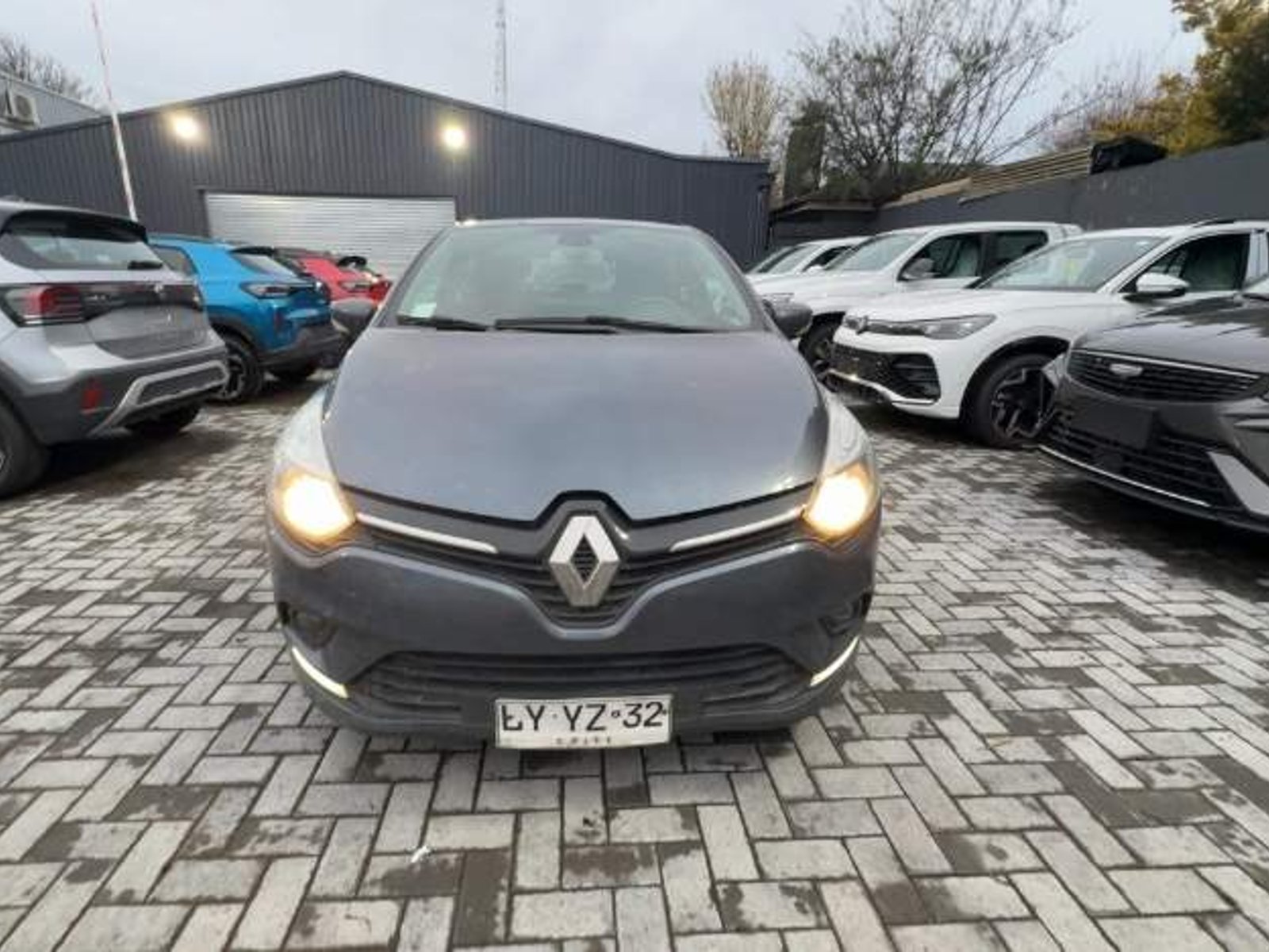 Renault Clio 0.9t Expression 4x2 Hb Mt 5p 2020 - Foto 2 de 5