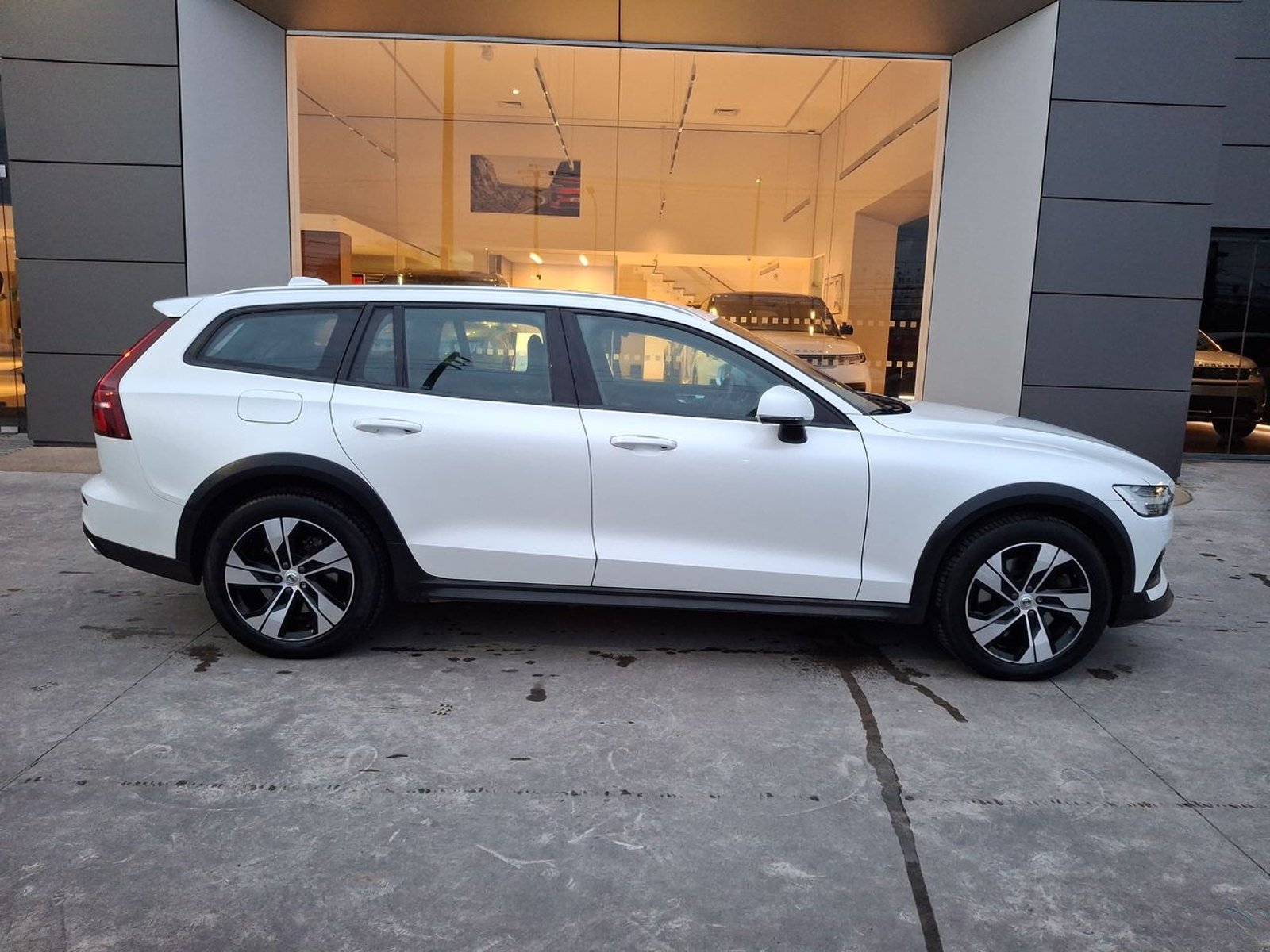 Volvo V60 2.0t Cross Country T5 Momentum Awd At 5p 2021 - Imagen 8 de 8