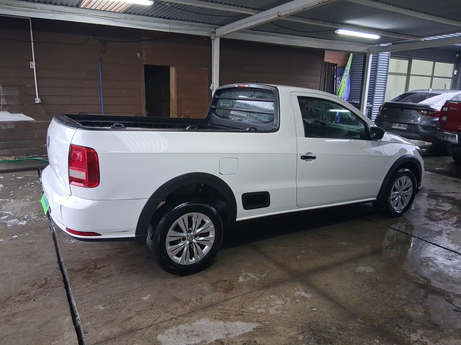 Volkswagen Saveiro 1.6 4x2 Mt 2p 2022 - Imagen 7 de 8
