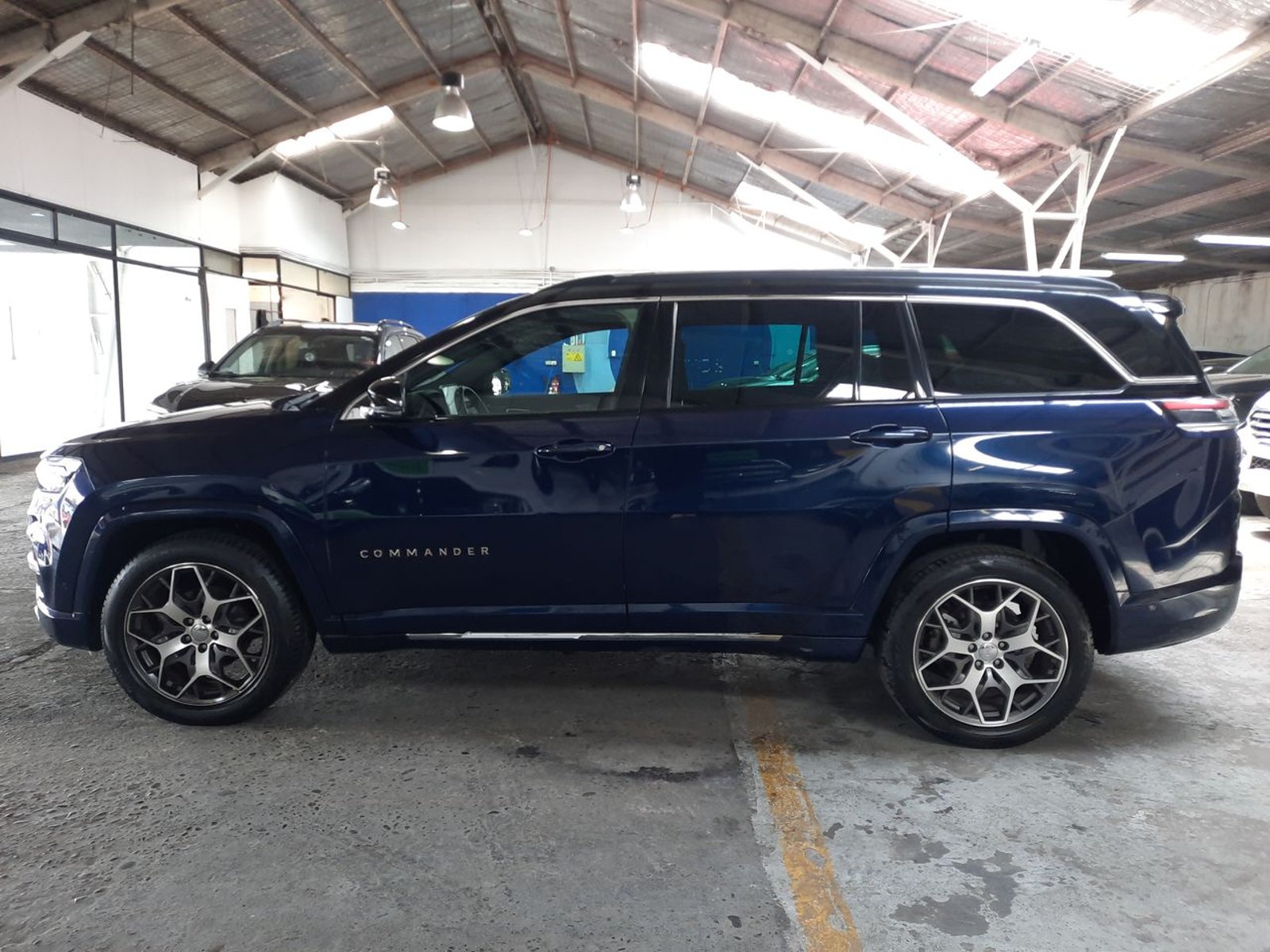 Jeep Commander 1.3t Overland T270 4x2 6at 5p 2023 - Foto 4 de 8