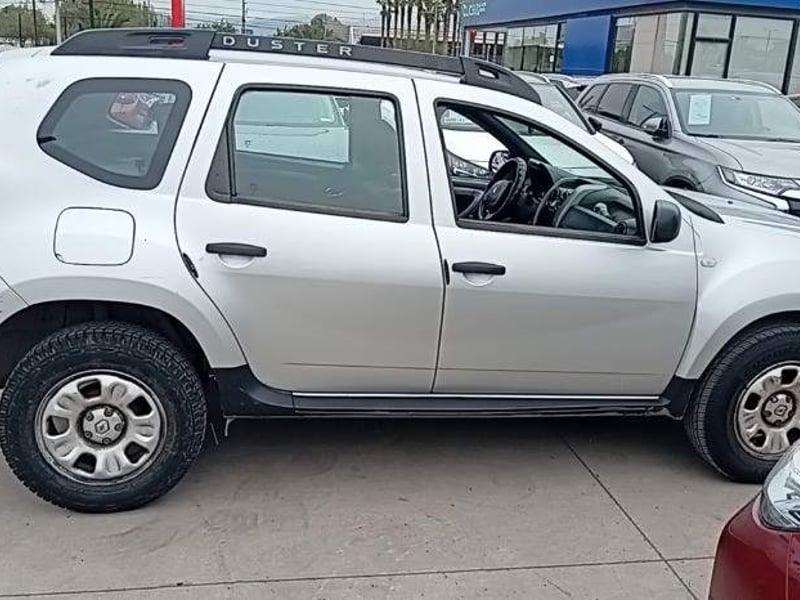 Renault Duster 1.6 Life 4x2 5mt 5p 2018 - Imagen 3 de 5