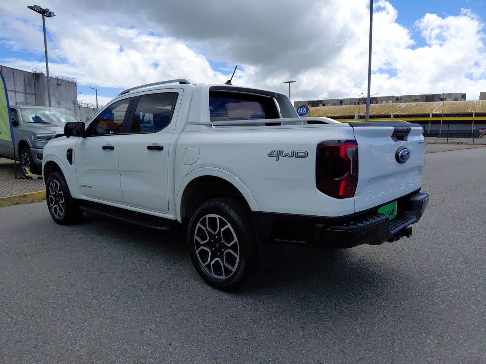 Ford Ranger 3.0 Ltd Diesel 4x4 Dob. Cab. At 4p 2025 - Foto 5 de 8
