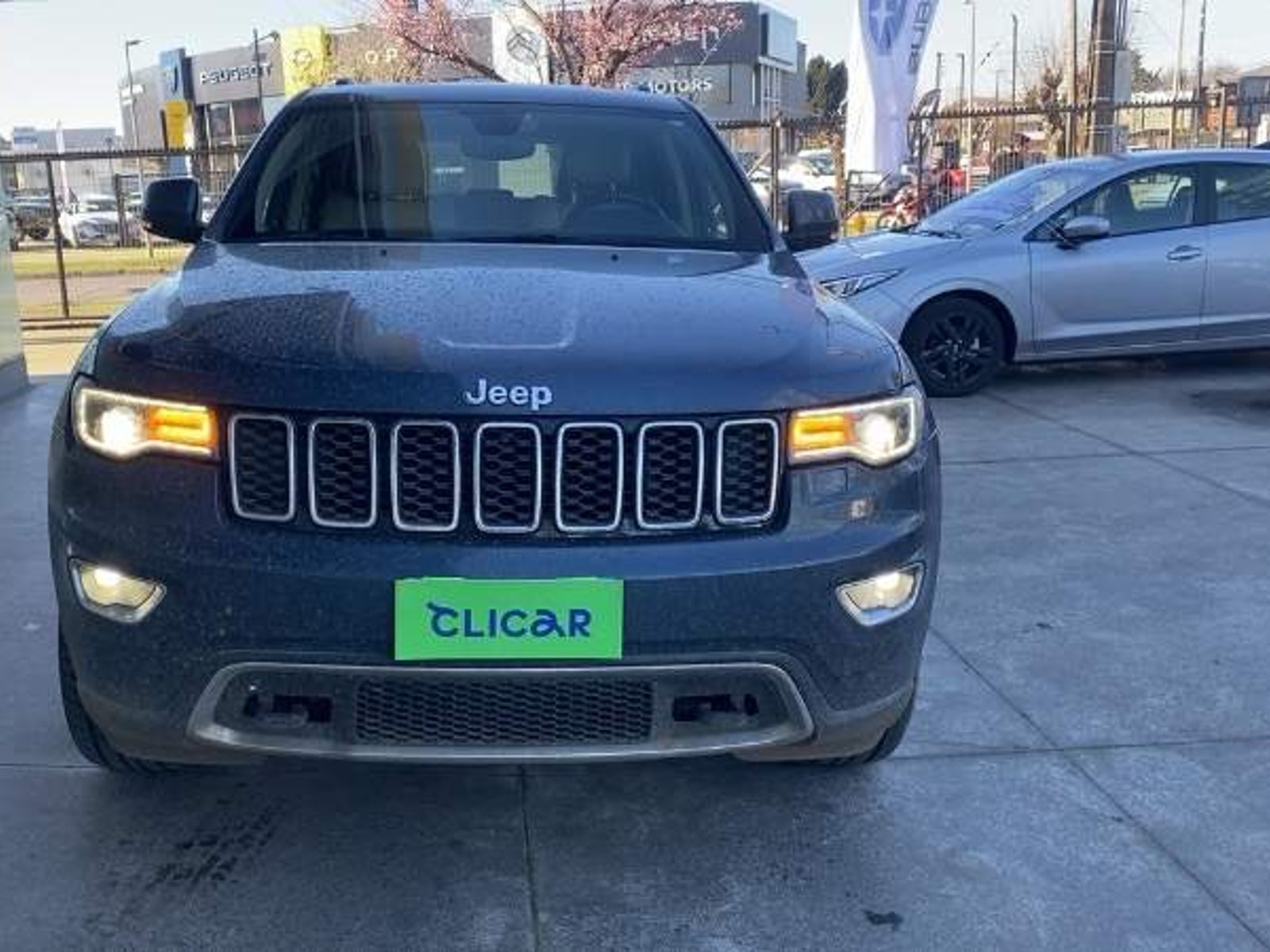 Jeep Grand Cherokee 3.6 Limited 4x4 At 5p 2022 - Foto 2 de 5