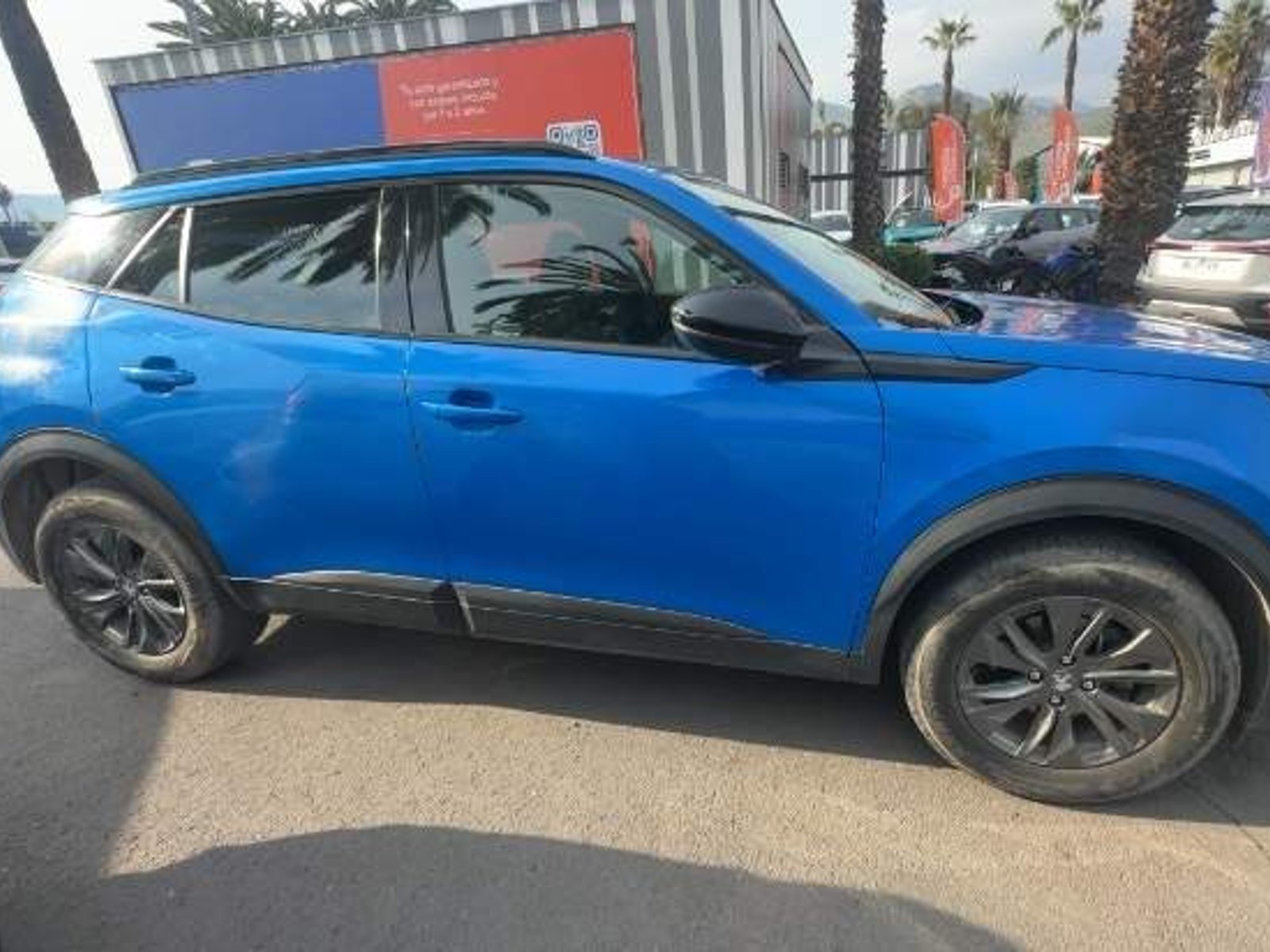 Peugeot 2008 1.5 Active Bluehdi 100 Diesel 4x2 Mt 5p 2022 - Foto 3 de 5