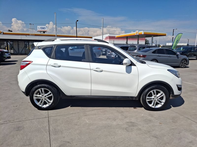 Changan Cs35 1.6 Confort Nav 4x2 Mt 5p 2017 - Imagen 8 de 8