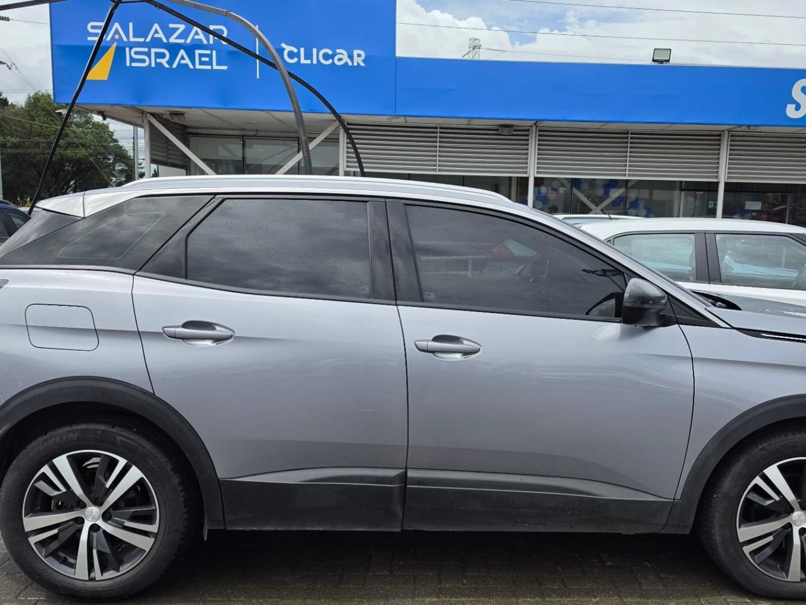 Peugeot 3008 1.2 Active Pack Puretech 4x2 130 Mt6 5p 2022 - Foto 3 de 5