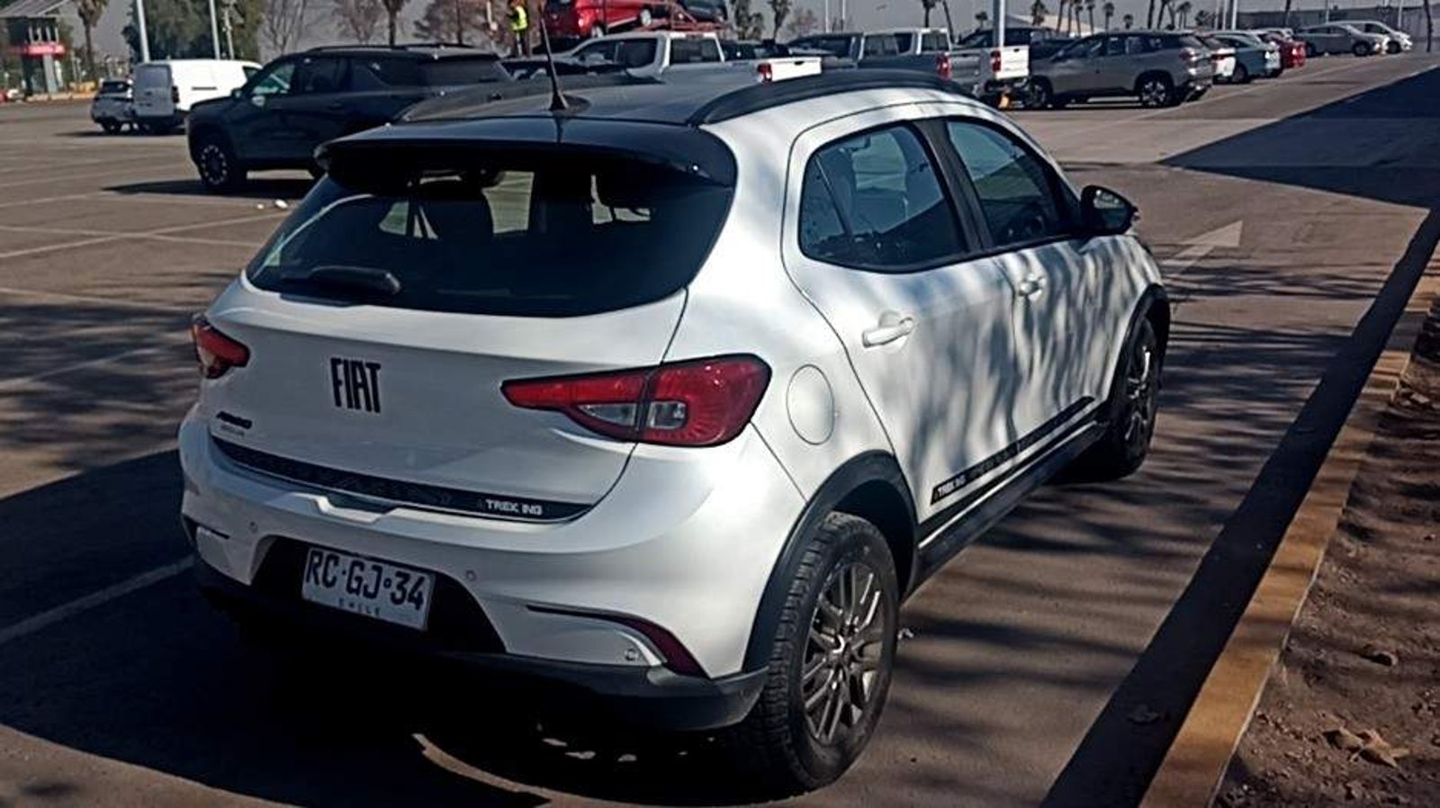 Fiat Argo 1.3 Trekking 4x2 Mt 5p 2021 - Foto 4 de 8