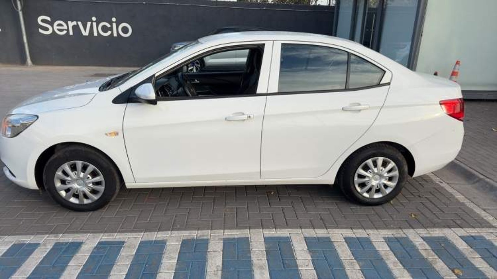 Chevrolet Sail 1.5 4x2 Mt 4p 2022 - Imagen 8 de 8