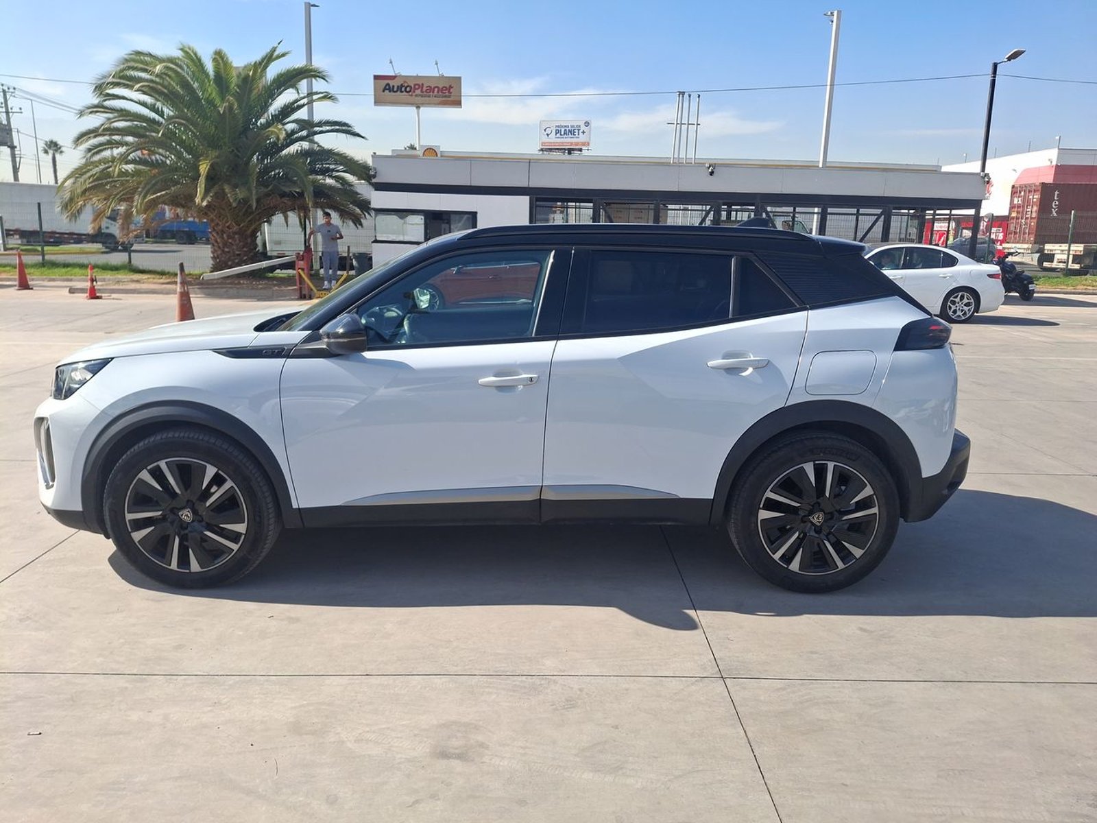 Peugeot 2008 1.5 Gt Bluehdi Diesel 130hp 4x2 Eat8 5p 2025 - Imagen 8 de 8
