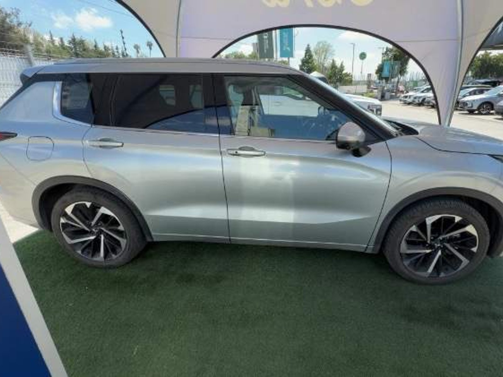 Mitsubishi Outlander 2.5 Gls Limited 4x4 At 5p 2024 - Foto 3 de 5