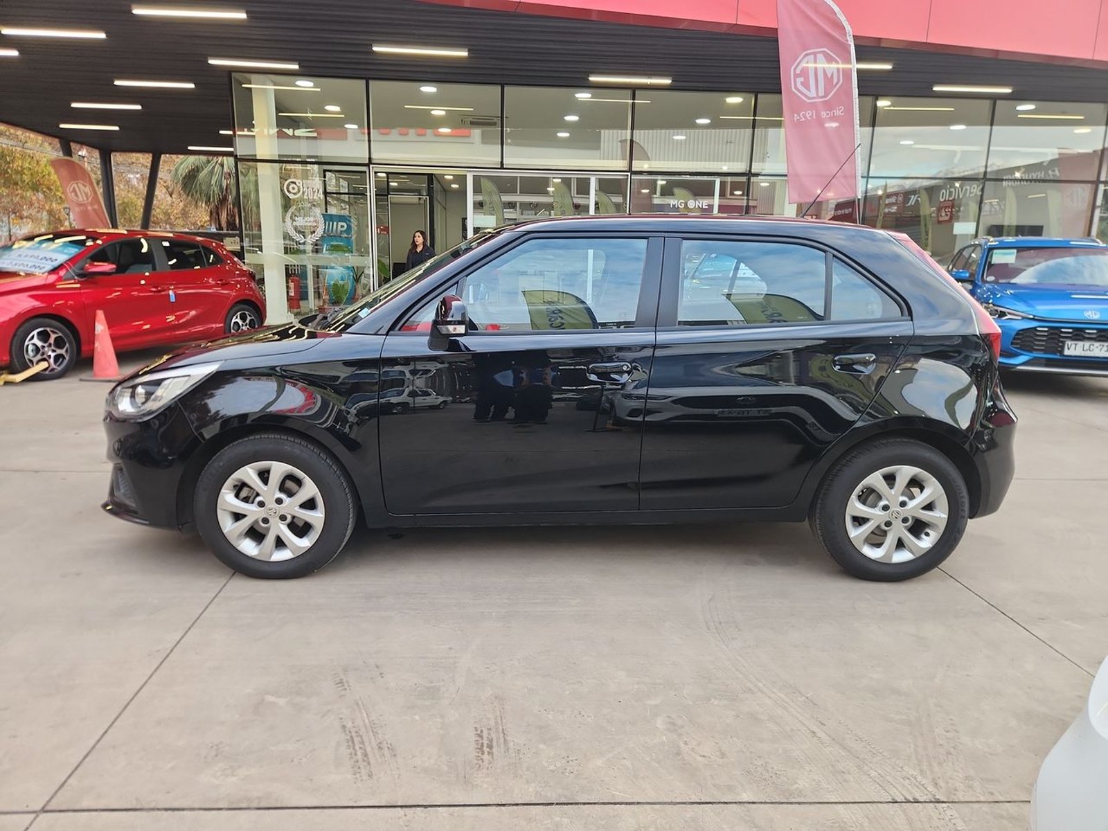 MG Mg 3 1.5 Std 4x2 Hb Mt 5p 2024 - Foto 4 de 8