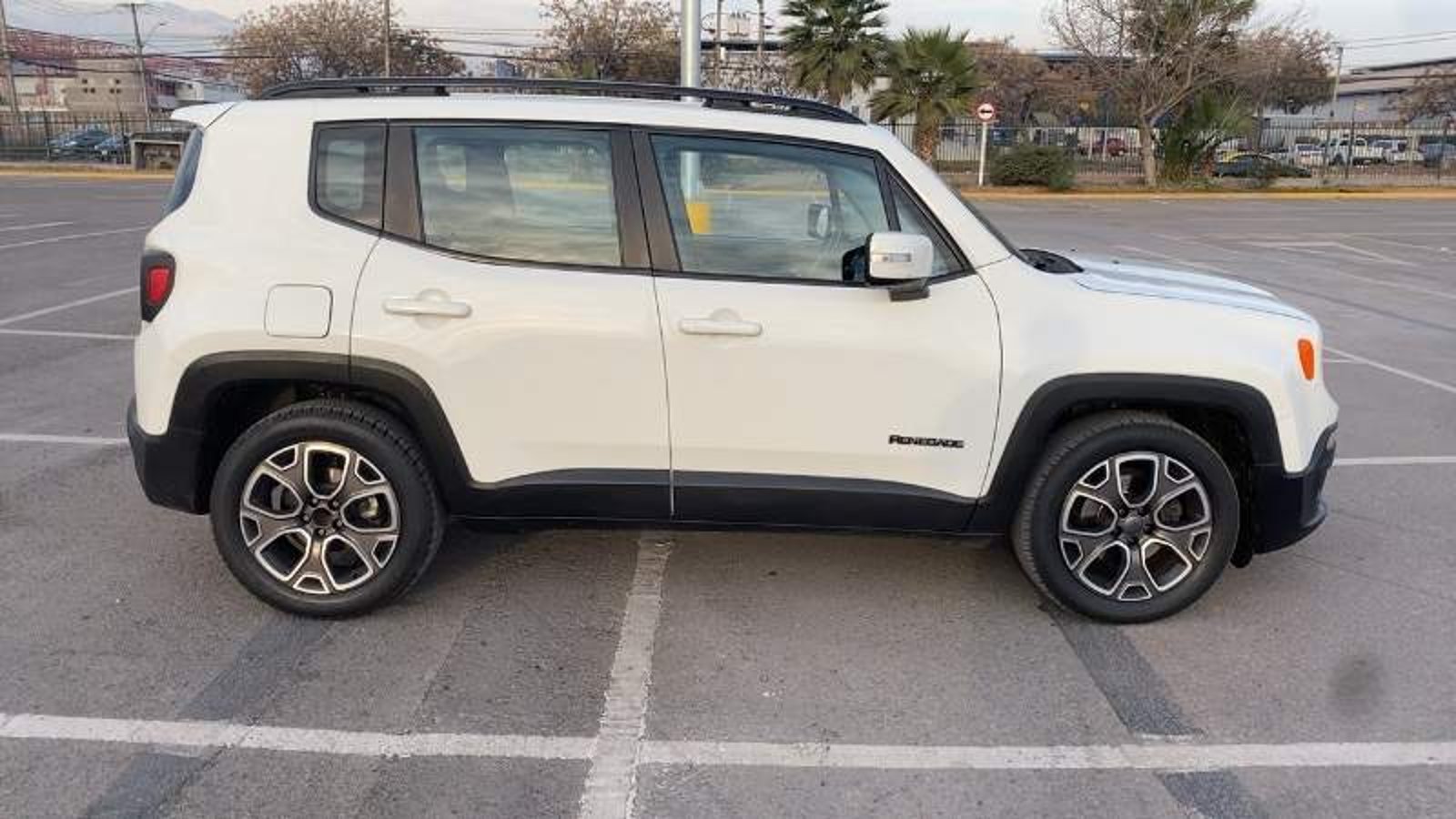 Jeep Renegade 1.8 Longitud 4x2 At 5p 2019 - Foto 3 de 8