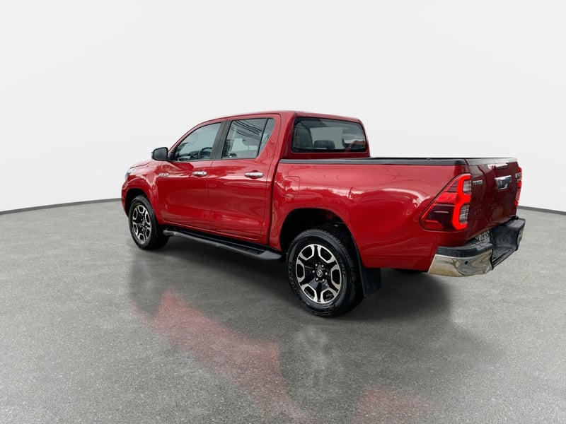 Toyota Hilux 2.8 Srv Diesel 4x4 Dob. Cab. At 4p 2024 - Imagen 7 de 8