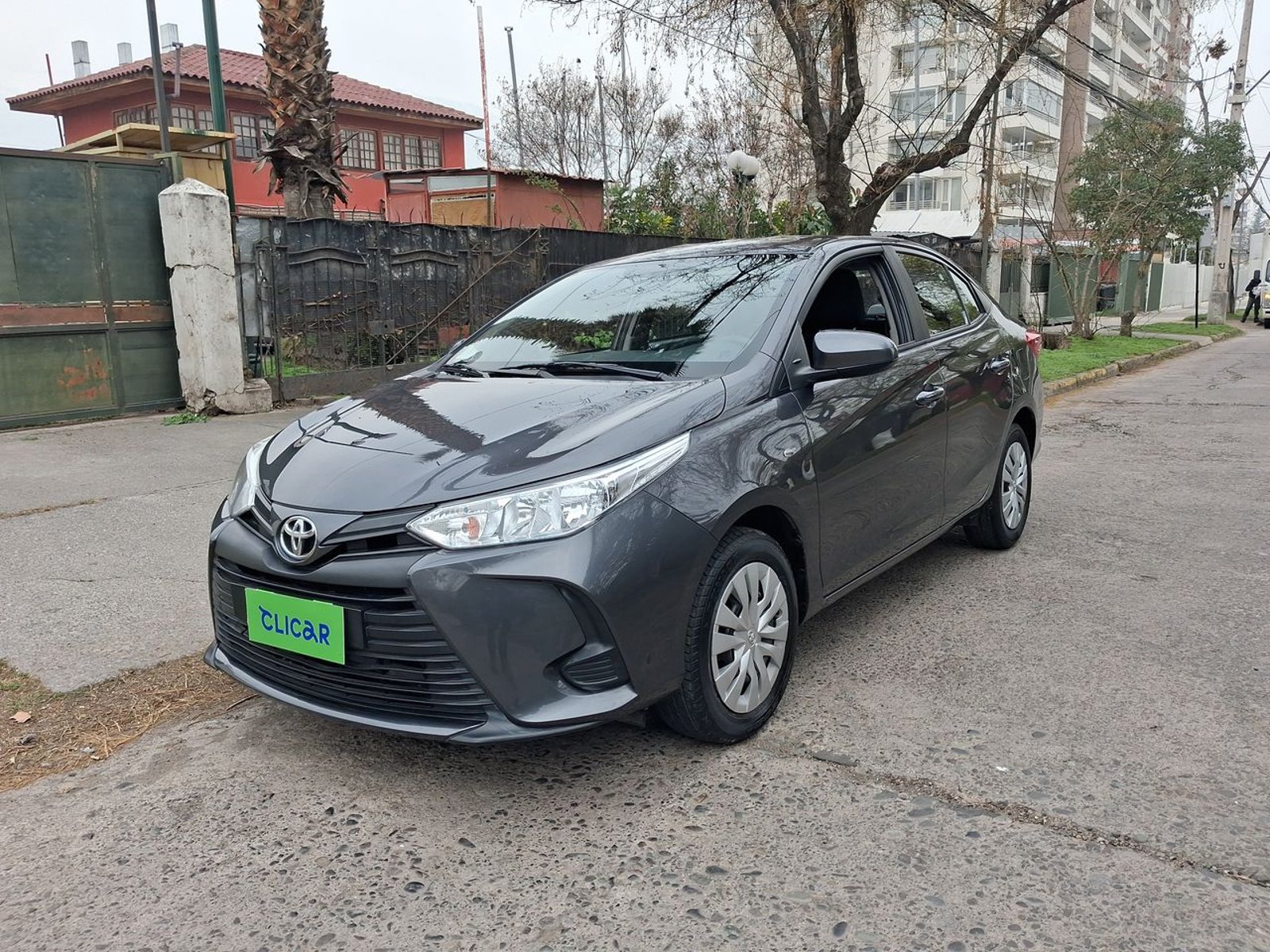 Toyota Yaris 1.5 Gli E 4x2 Mt 4p 2022 - Imagen 3 de 8