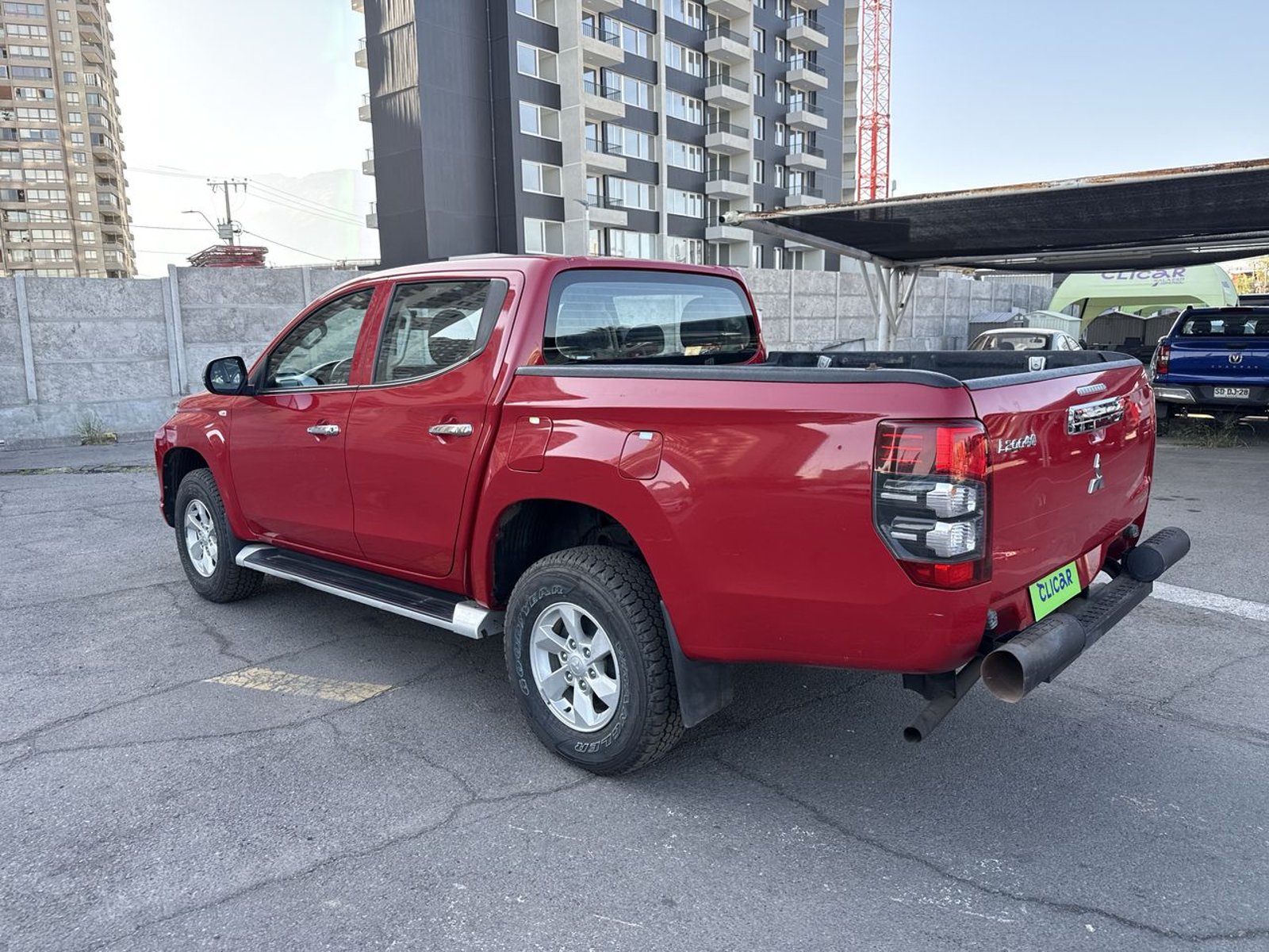 Mitsubishi L200 2.2 Katana Crt Diesel Dob. Cab. 4x4 Mt 4p 2024 - Imagen 6 de 8