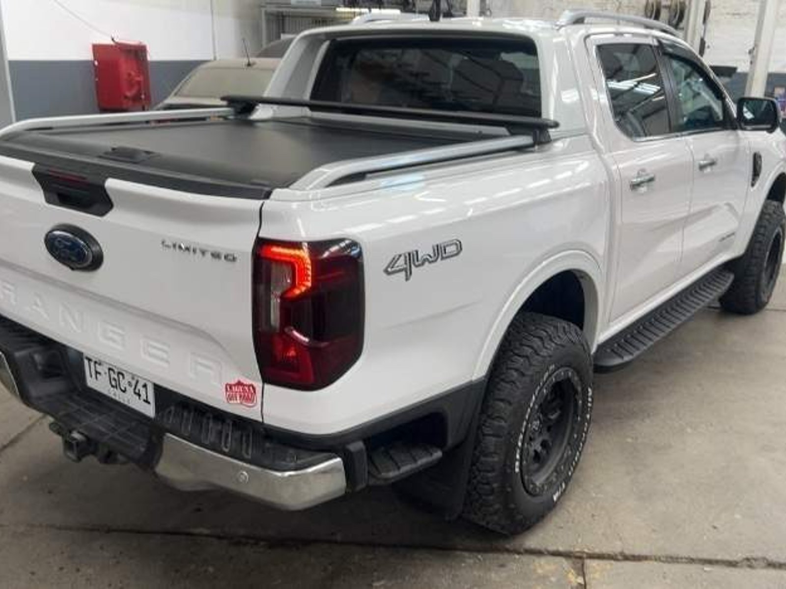 Ford All New Ranger 3.0 Ltd Diesel 4x4 Dob. Cab. At 4p 2024 - Foto 4 de 5