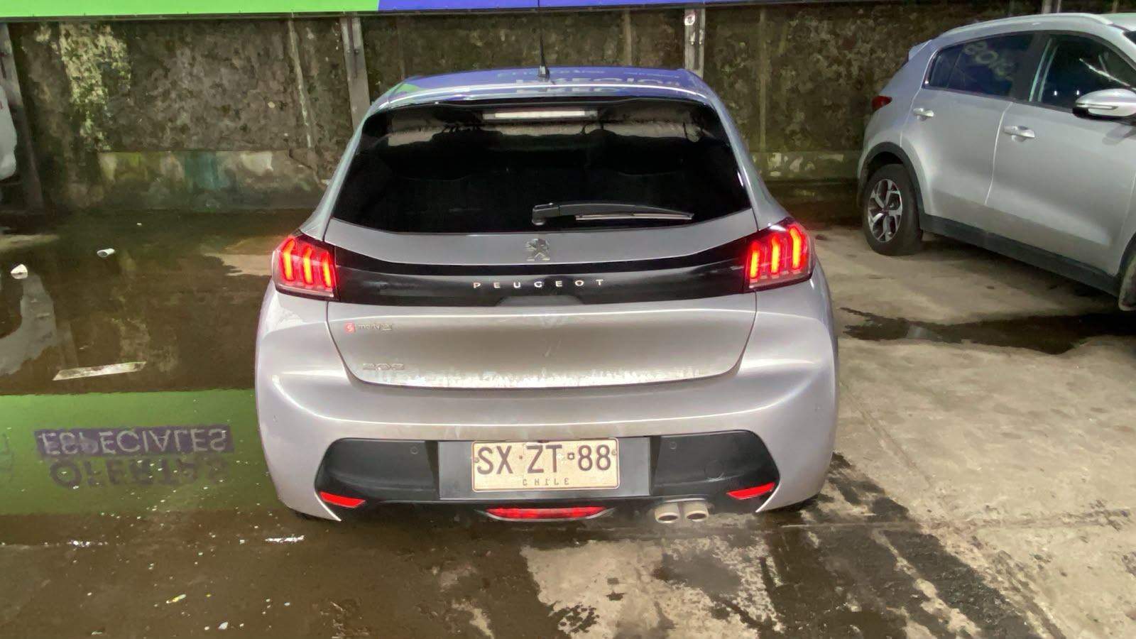 Peugeot 208 1.2 Puretech Allure Pack 130 4x2 Eat8 5p 2023 - Imagen 4 de 4