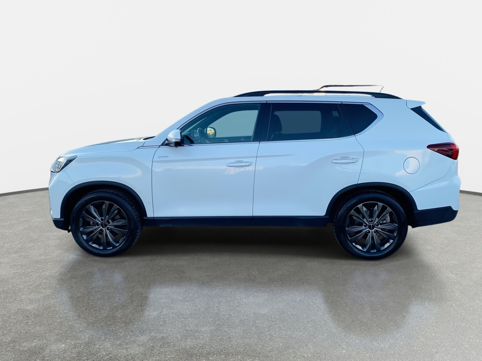 SsangYong Rexton 2.2t Limited Plus Diesel 4x4 9ab 8at 5p 2025 - Imagen 4 de 8