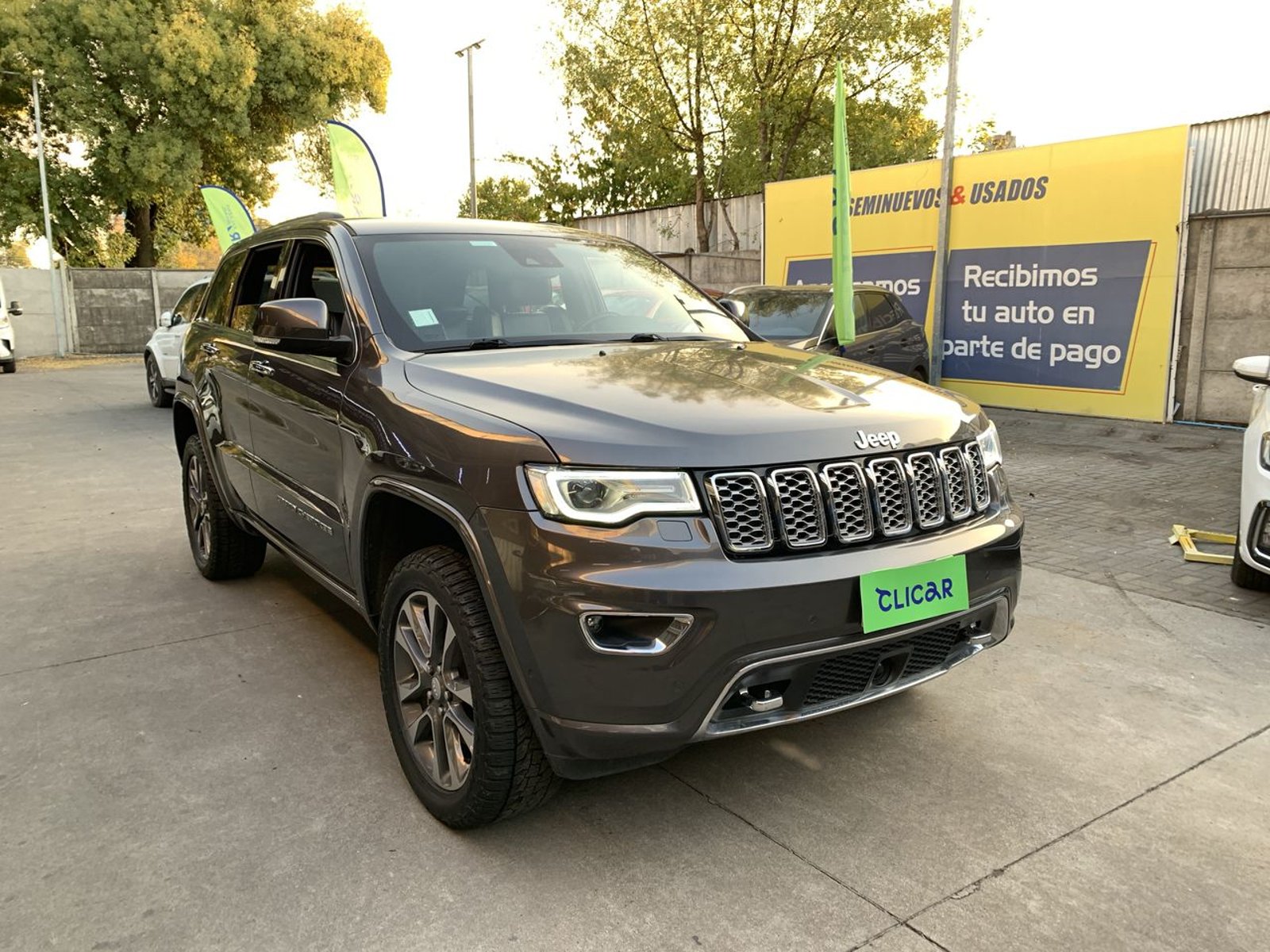 Jeep Grand Cherokee 5.7 Overland 4x4 At 5p 2019 - Foto 4 de 8