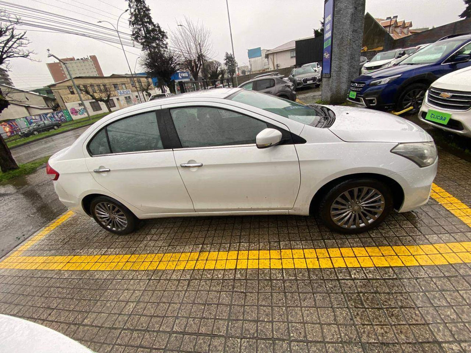 Suzuki Ciaz 1.4 Glx 4x2 Mt 4p 2019 - Imagen 3 de 5