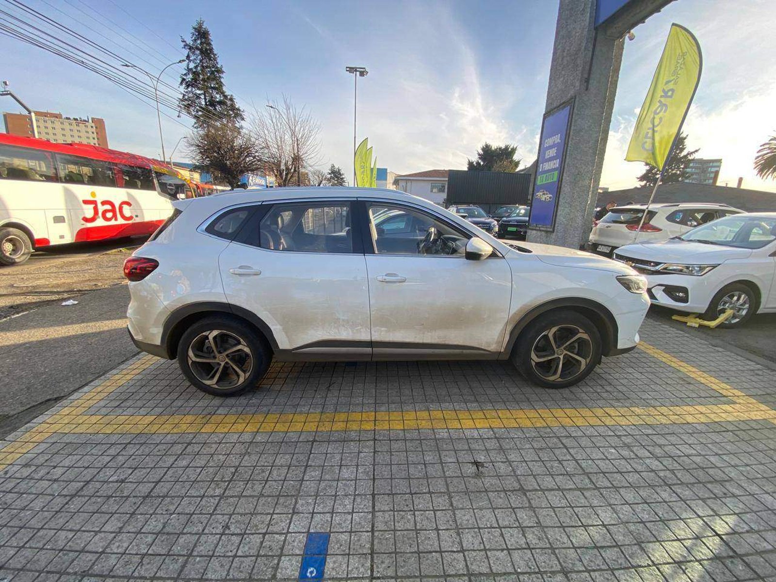 MG Hs 1.5t Dlx 2wd Dct At 5p 2026 - Imagen 3 de 5