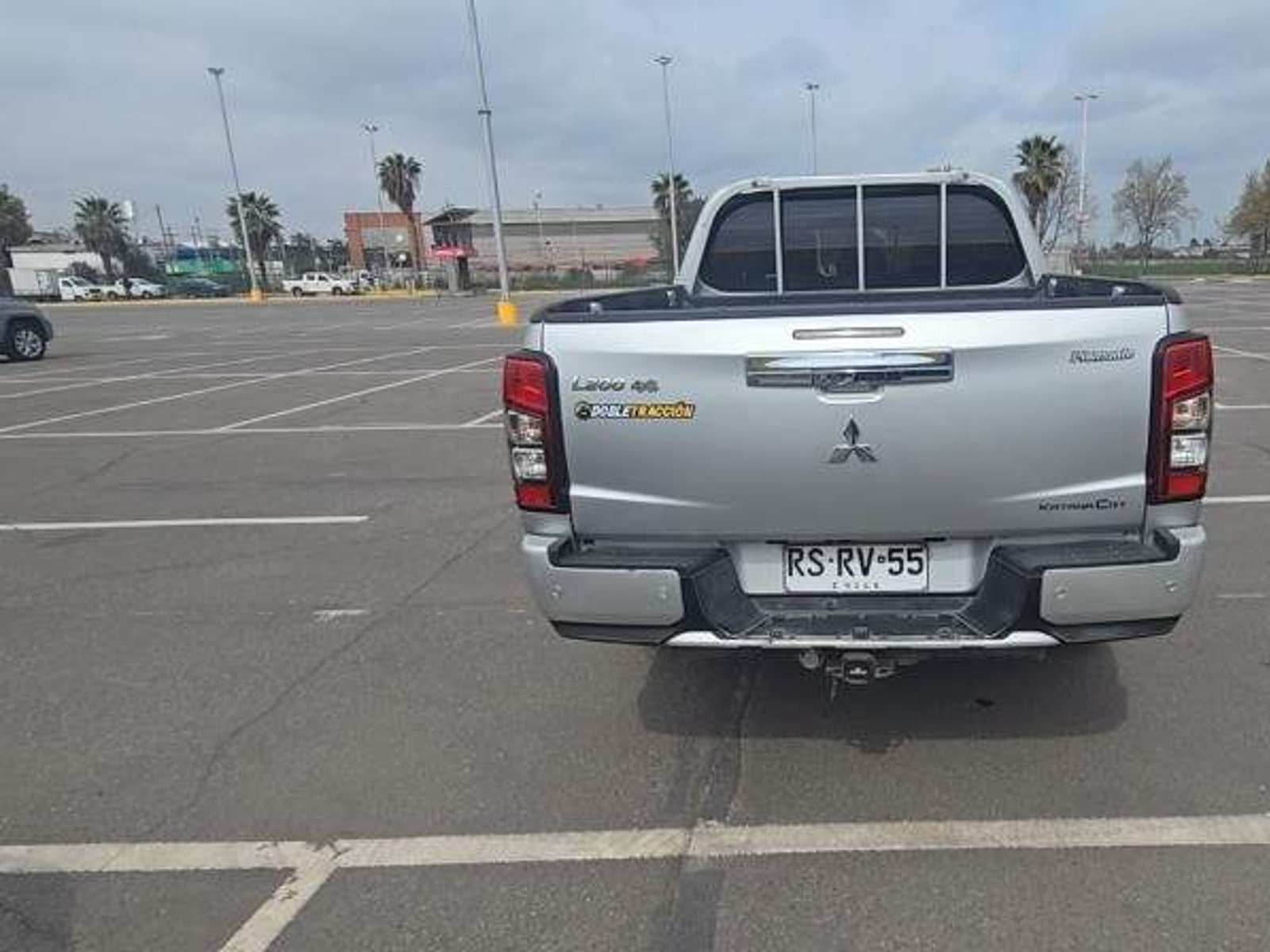 Mitsubishi L200 2.4 Katana Crt Diesel Special Pack Dob. Cab. 4x4 Mt 4p 2022 - Foto 5 de 5