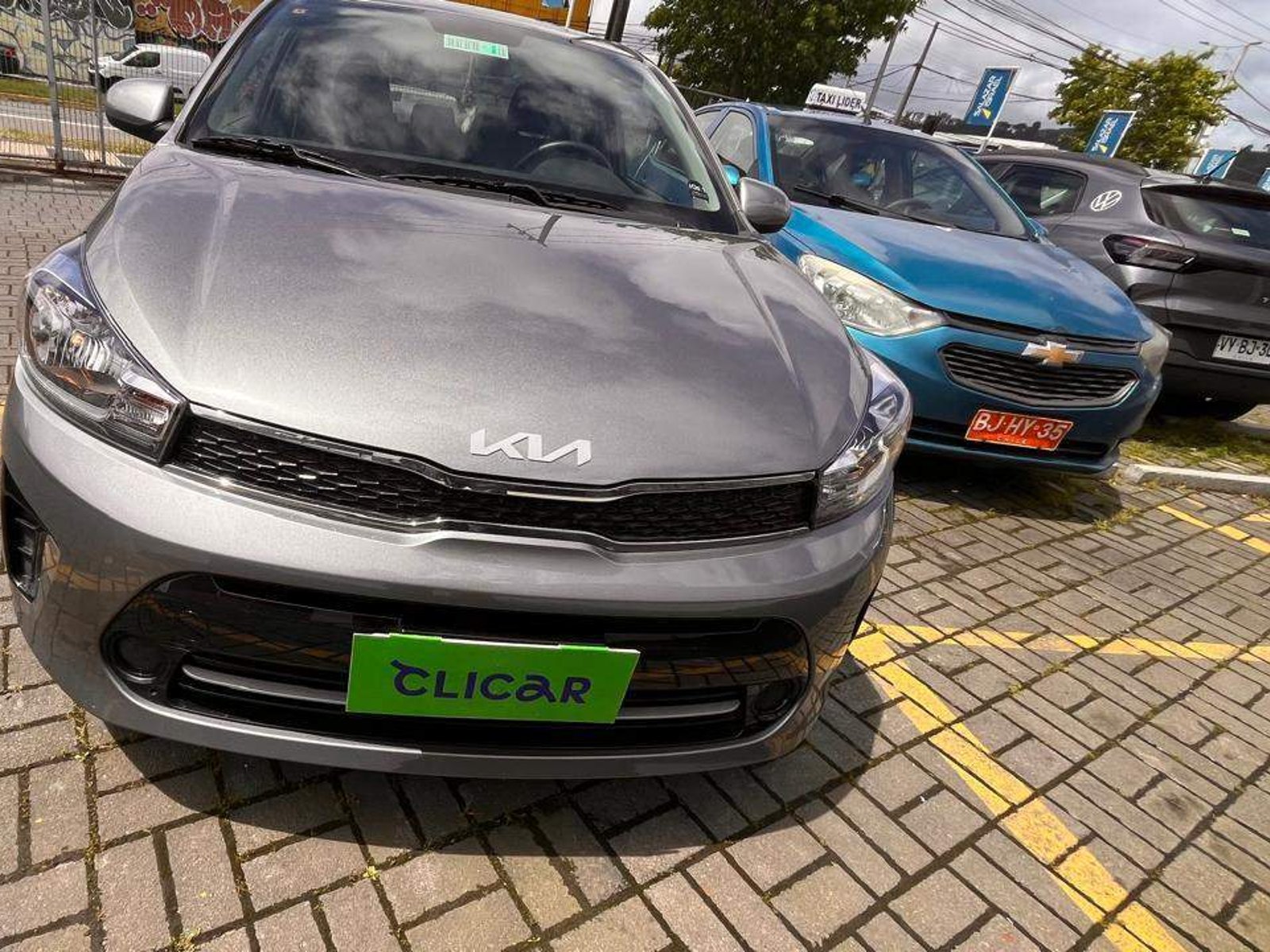 Kia Soluto 1.4 Lx 4x2 E6 Mt 4p 2025 - Foto 2 de 5