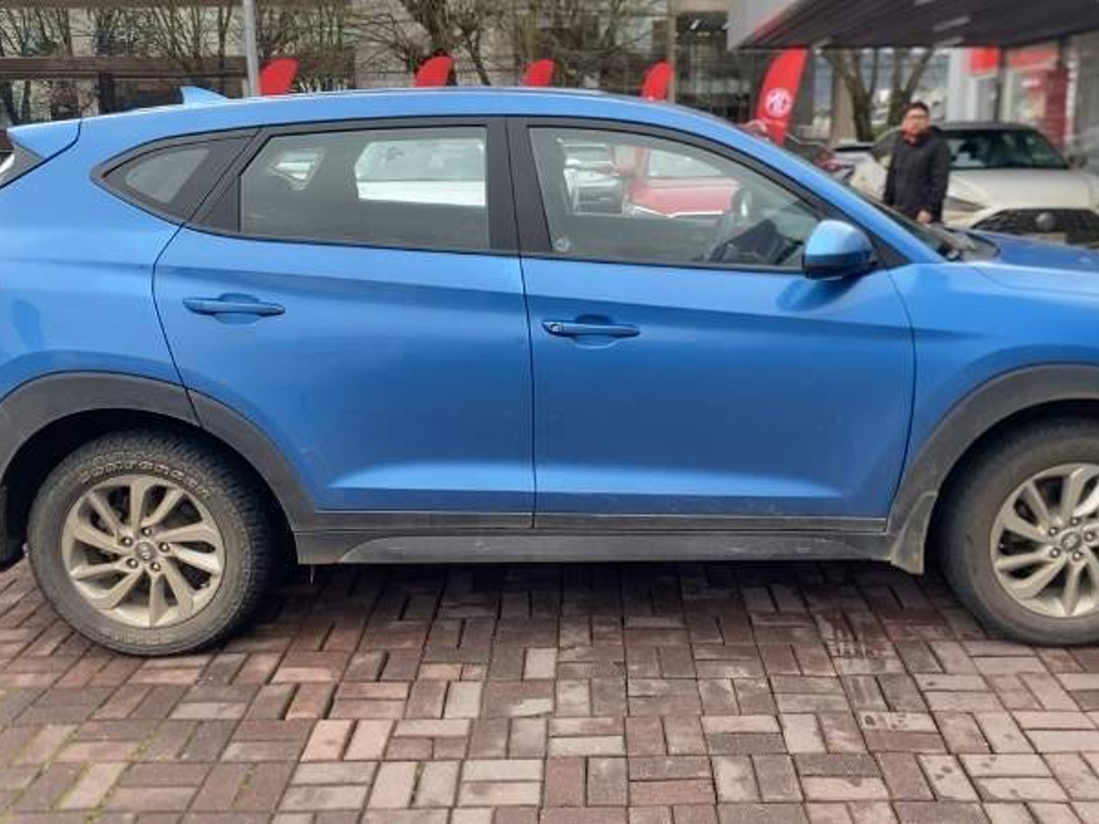 Hyundai Tucson 2.0 Gl Active 4x2 Mt 5p 2017 - Foto 3 de 5