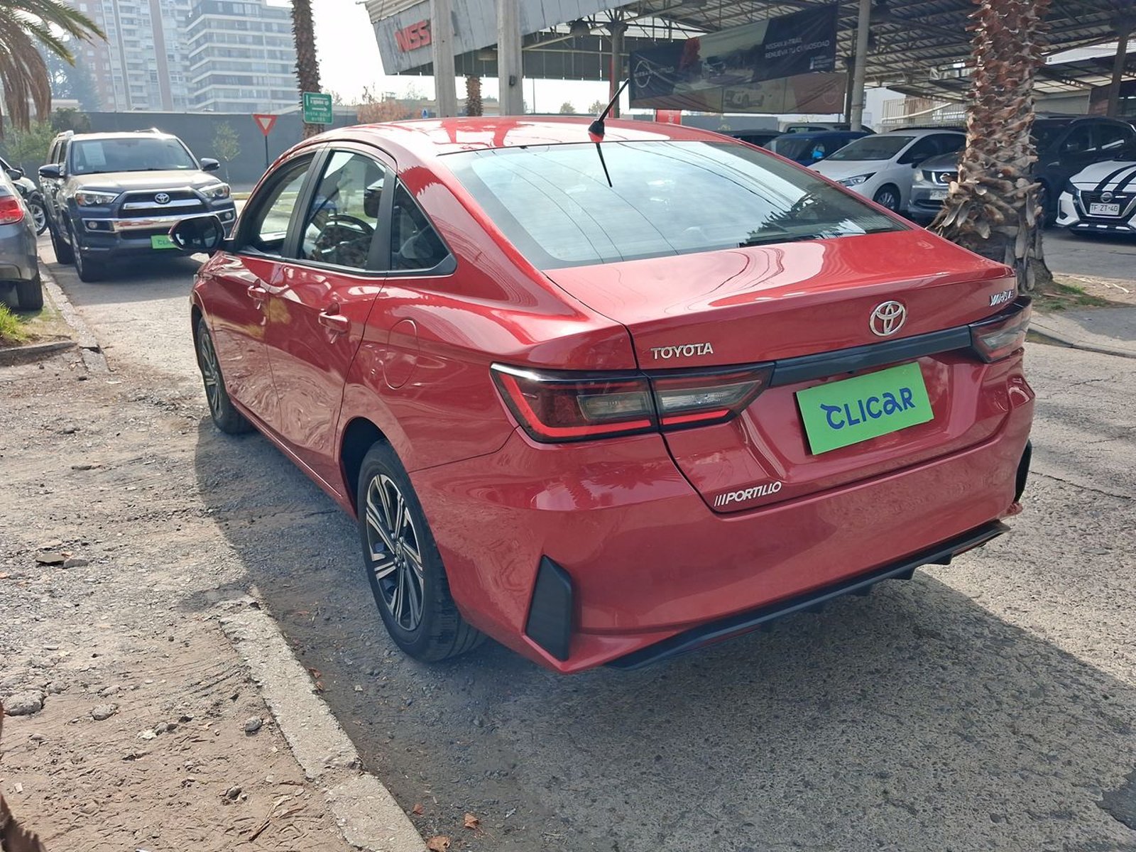 Toyota Yaris 1.5 E 4x2 Sdn Mt 4p 2023 - Imagen 5 de 8