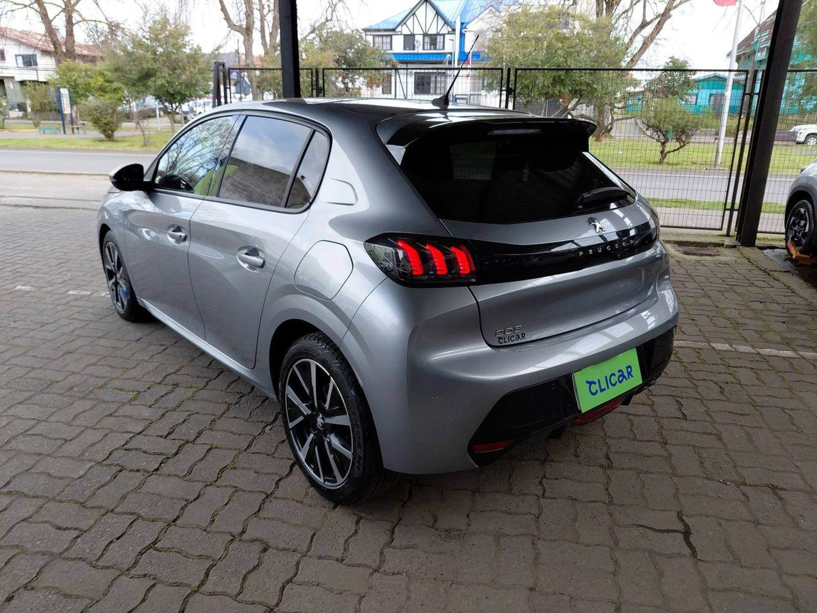 Peugeot 208 1.2 Gt Puretech 4x2 130 Eat8 5p 2021 - Foto 5 de 8