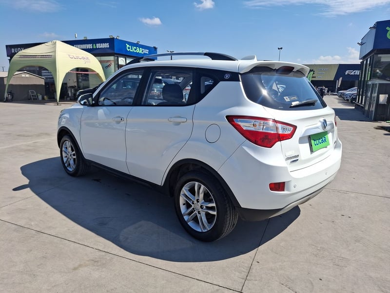 Changan Cs35 1.6 Confort Nav 4x2 Mt 5p 2017 - Imagen 5 de 8