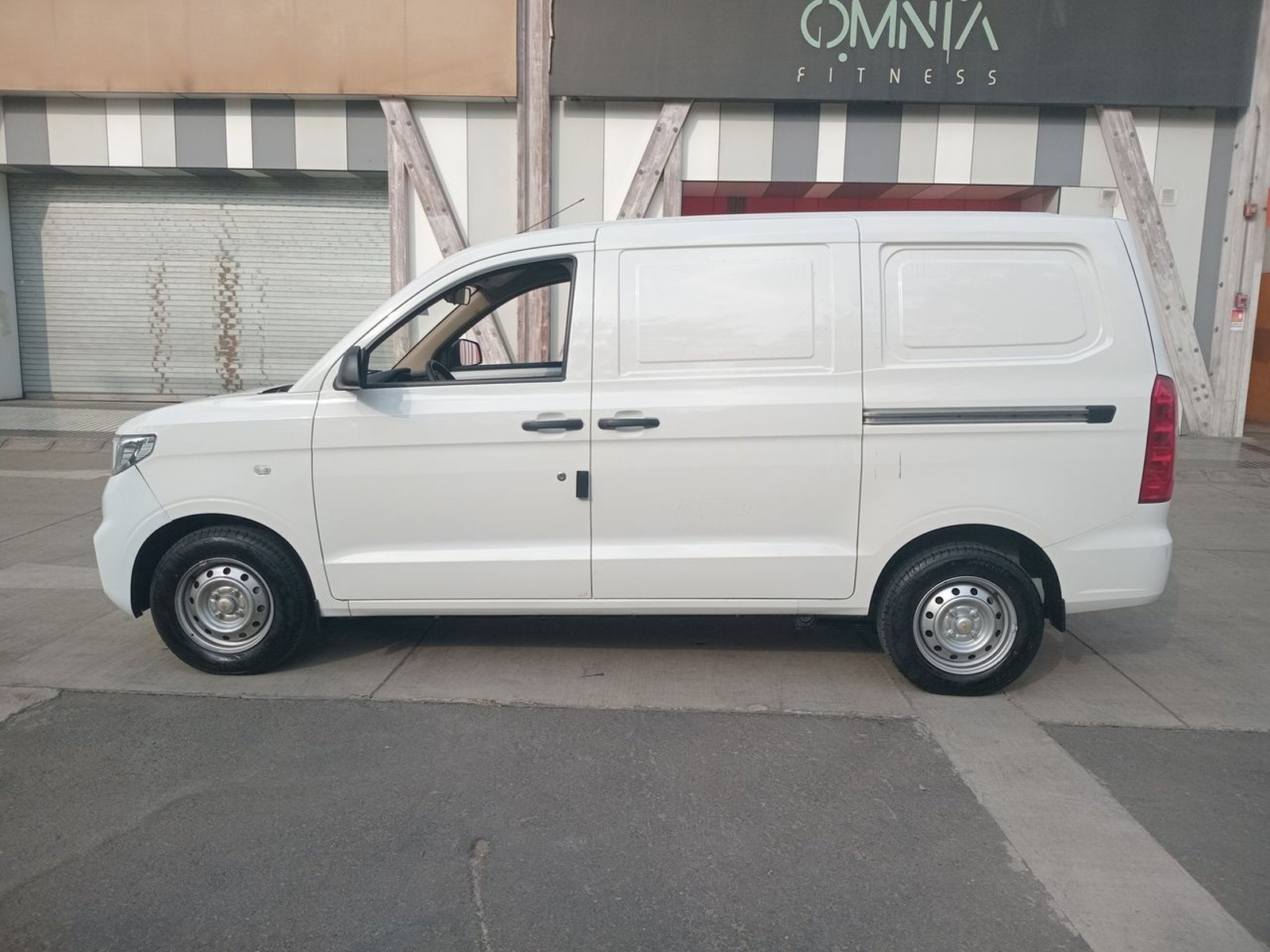 Chevrolet N400 1.5 S 4x2 Ac Mt 5p 2025 - Foto 4 de 8