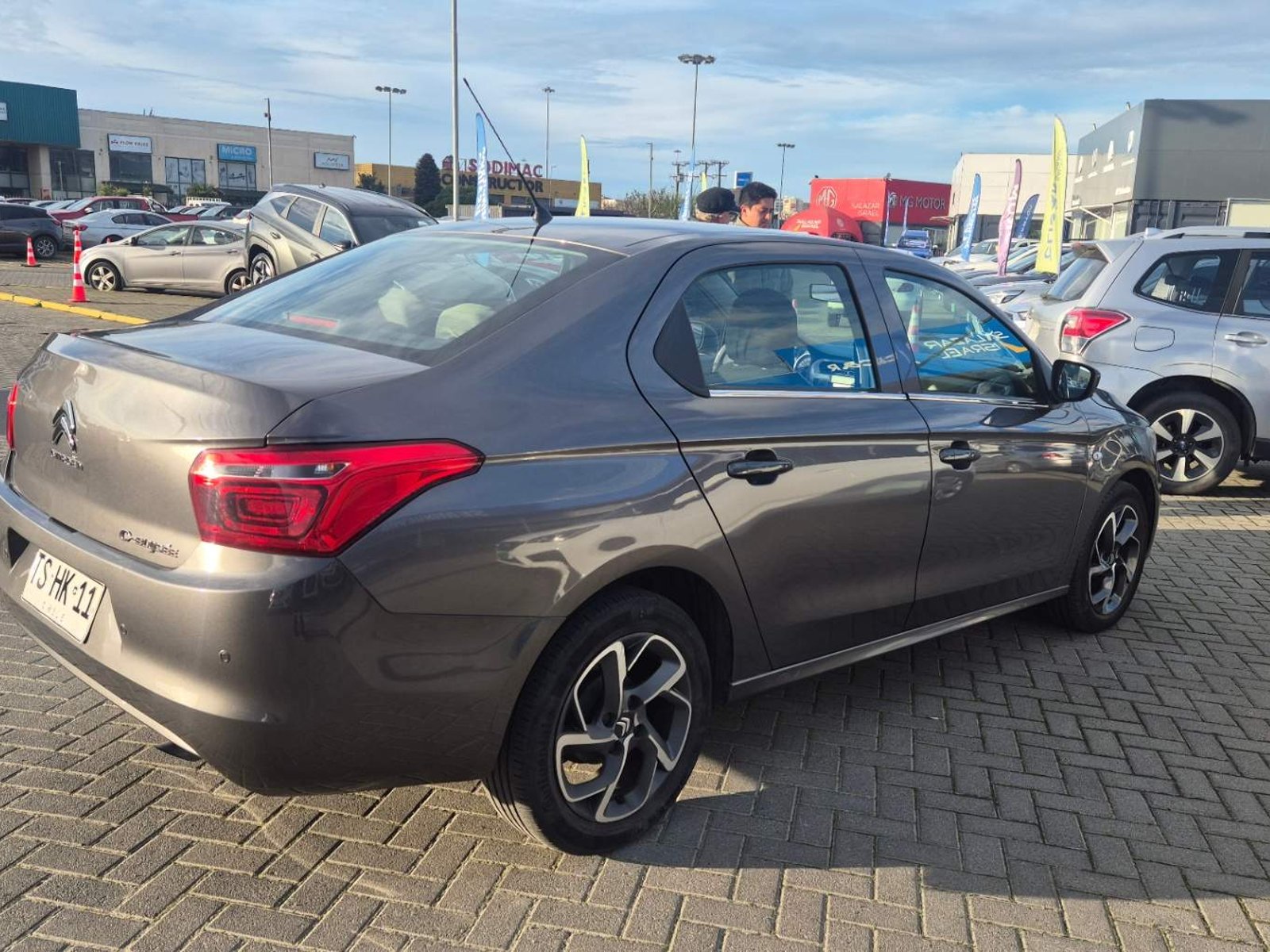 Citroën C-elysee 1.5 Feel Pack Hdi Diesel 4x2 100 Bvm Mt 4p 2024 - Foto 4 de 5
