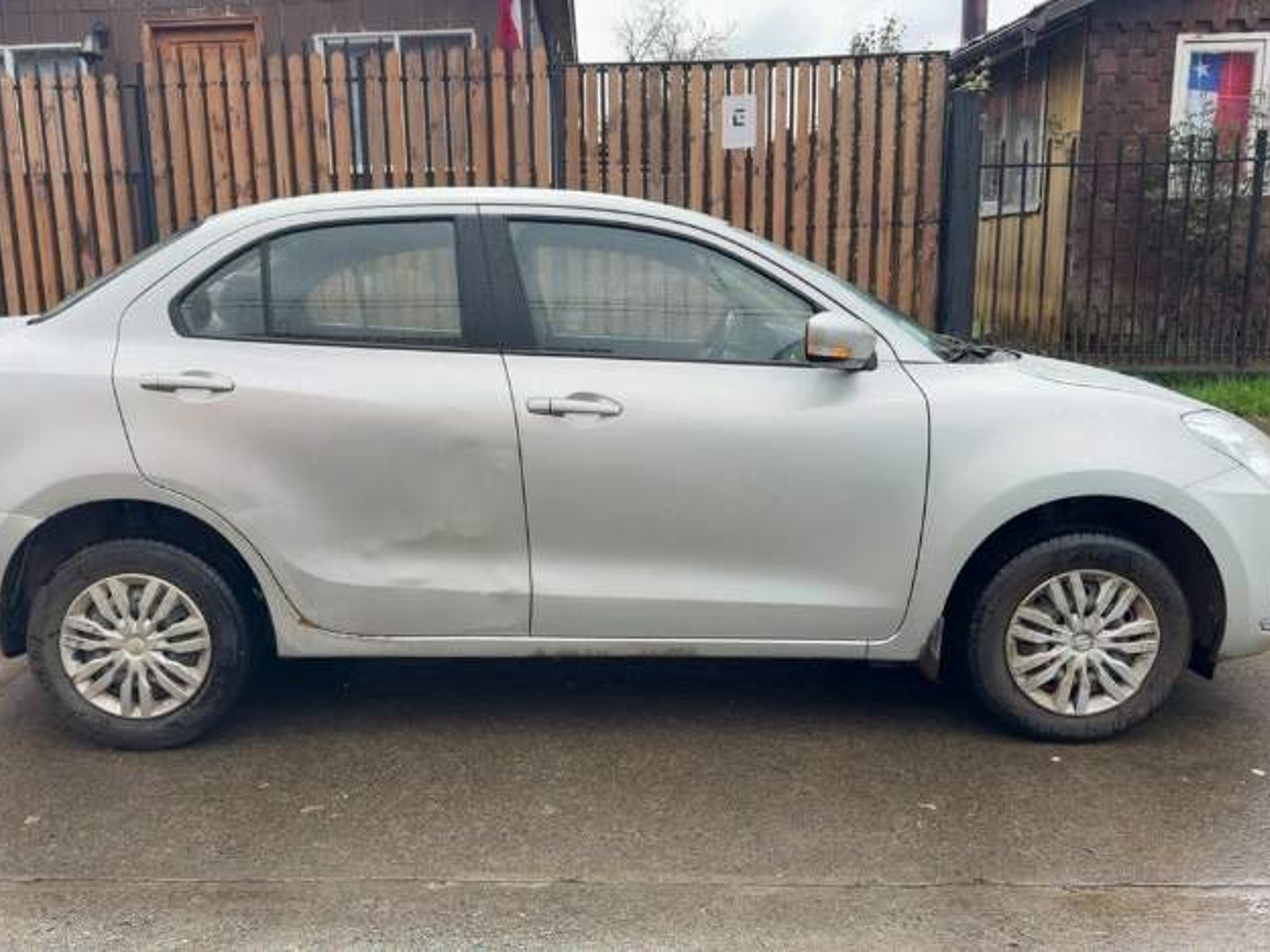 Suzuki Dzire 1.2 Gl 4x2 Mt 4p 2019 - Foto 3 de 5