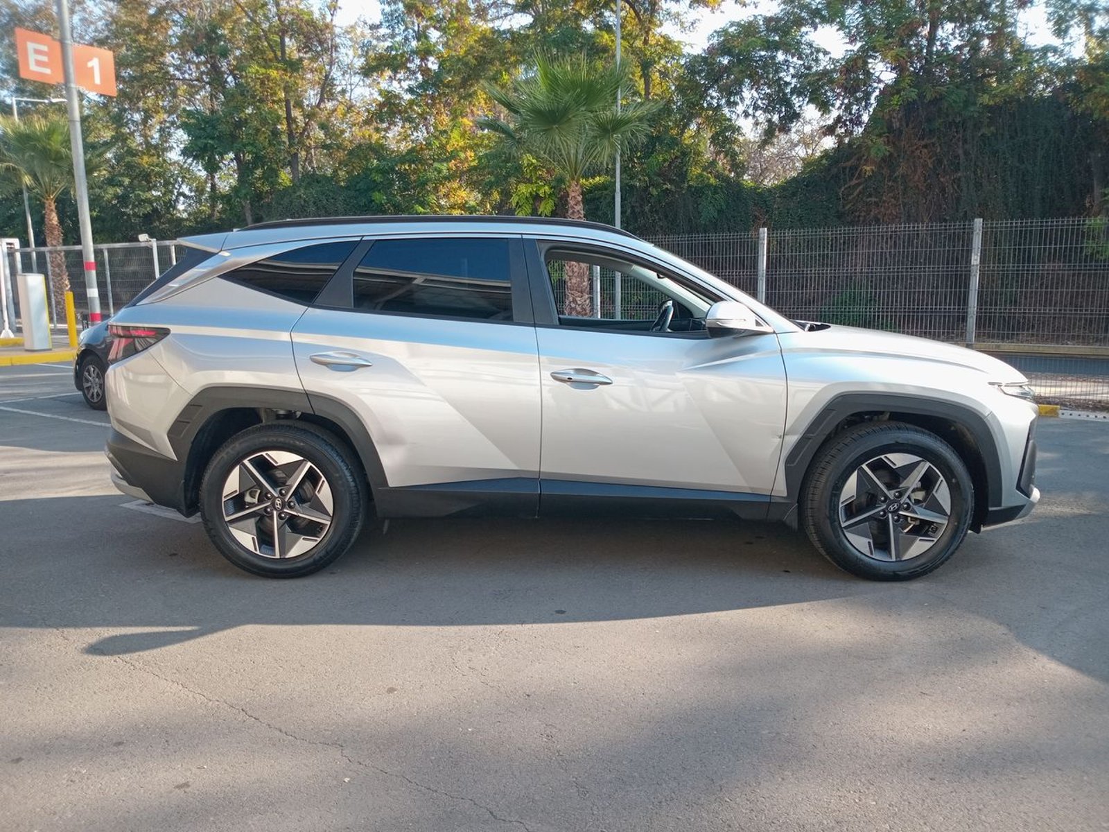 Hyundai Tucson 2.0 Nx4 Plus Fl Diesel 2wd At 5p 2025 - Imagen 8 de 8