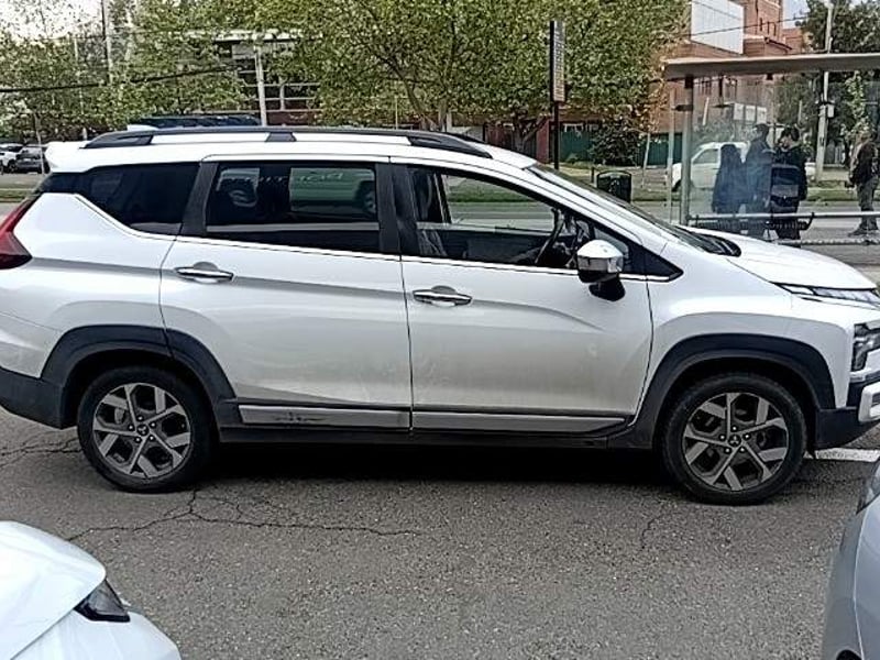 Mitsubishi Xpander 1.5 Cross 4x2 At 5p 2024 - Imagen 3 de 5