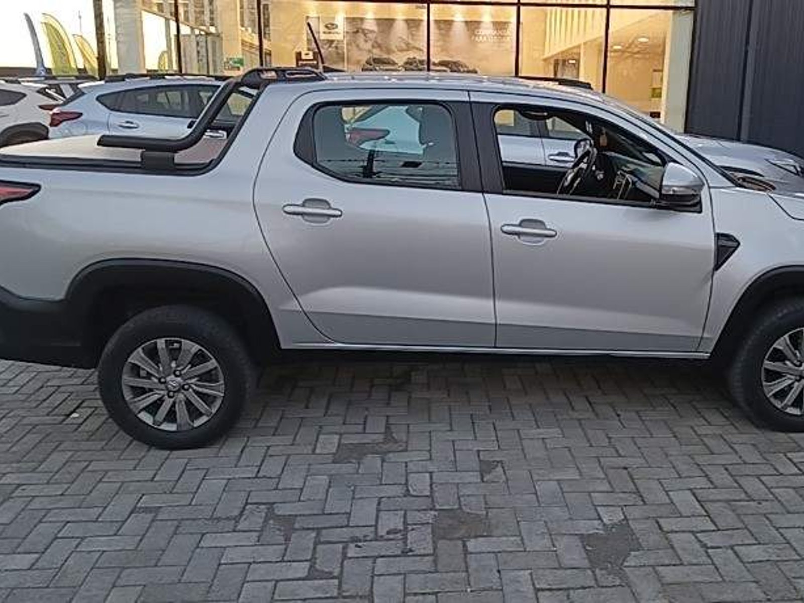 RAM 700 1.4 Bighorn 4x2 Dob. Cab. Mt 4p 2023 - Foto 3 de 5