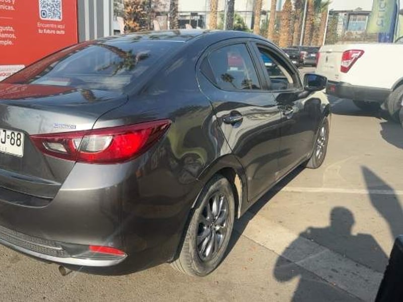 Mazda 2 1.5 S 4x2 Sdn 6mt 4p 2023 - Imagen 4 de 5