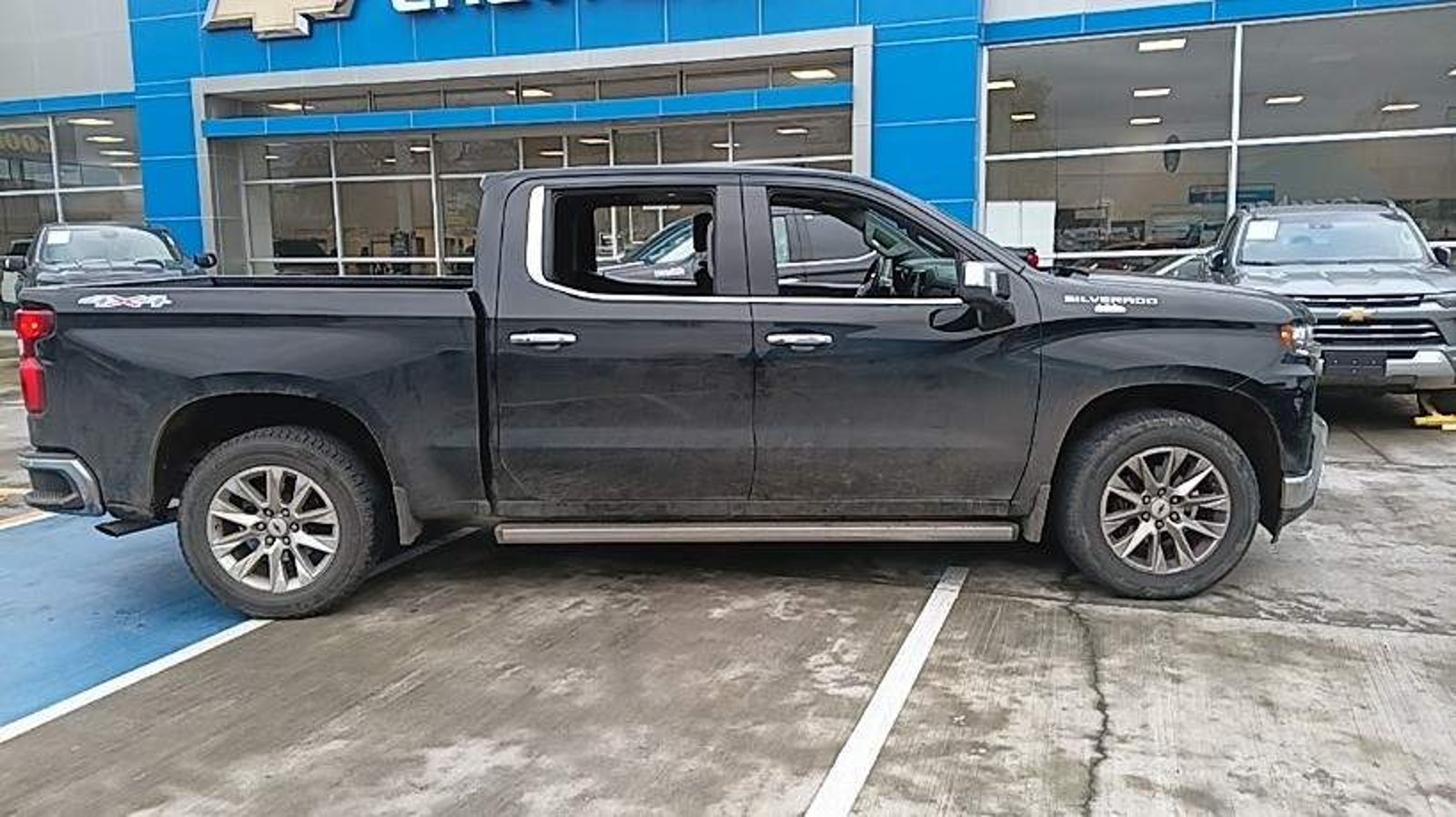 Chevrolet Silverado 5.3 Ltz 4x2 At 4p 2022 - Imagen 3 de 5